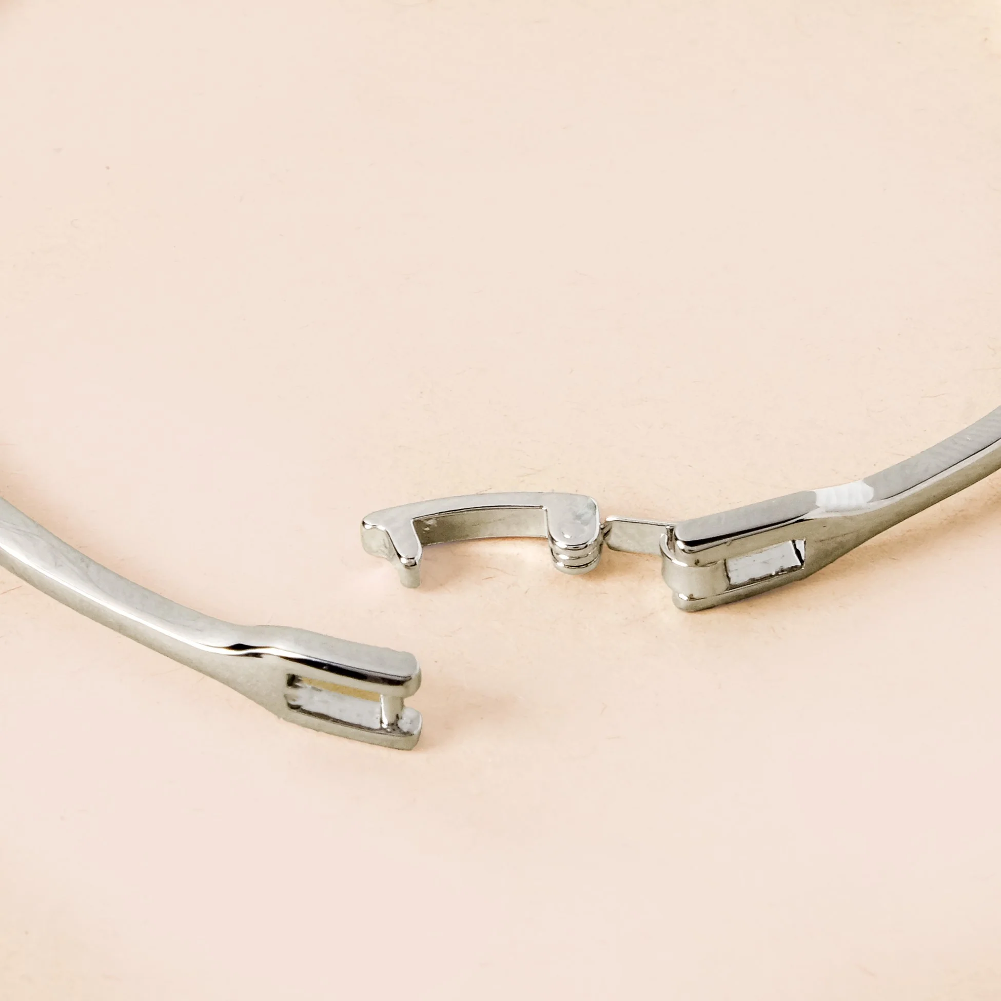 Nautical Glam Seashell Silver Bracelet - Image 5