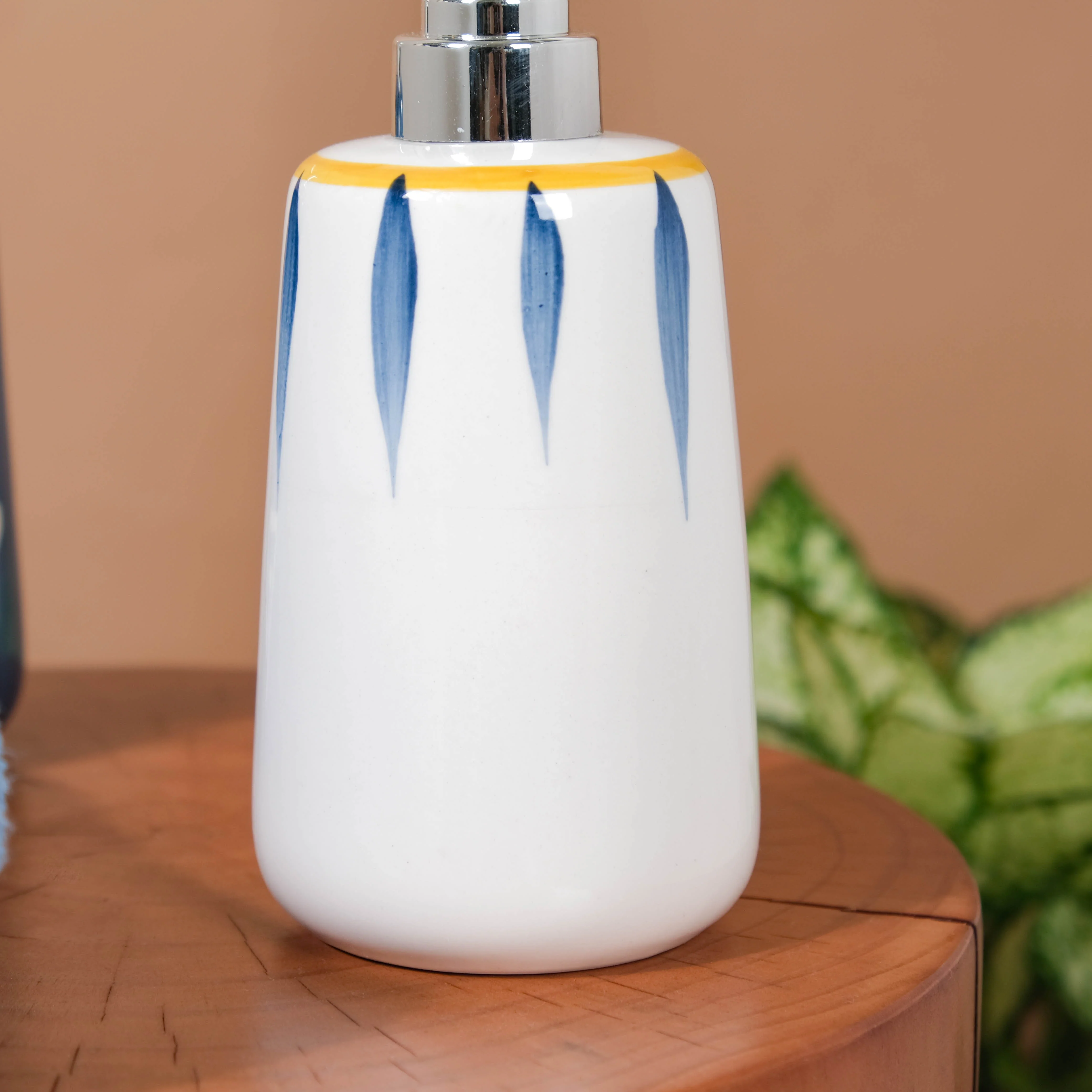 Nitori Hand Painted Ceramic Dispenser 450ml - Image 8