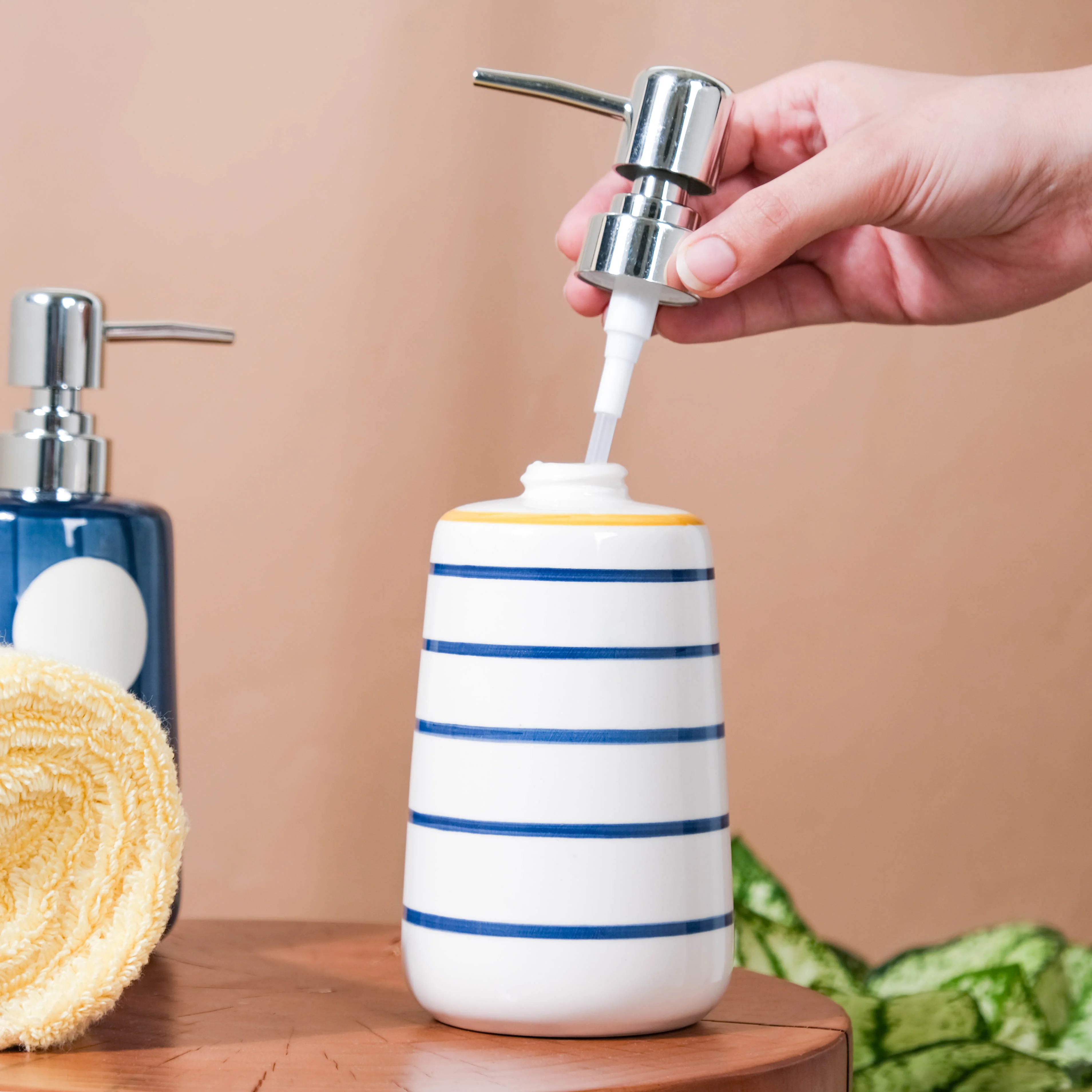Nitori Sailor Striped Dispenser With Nozzle 450ml - Image 4