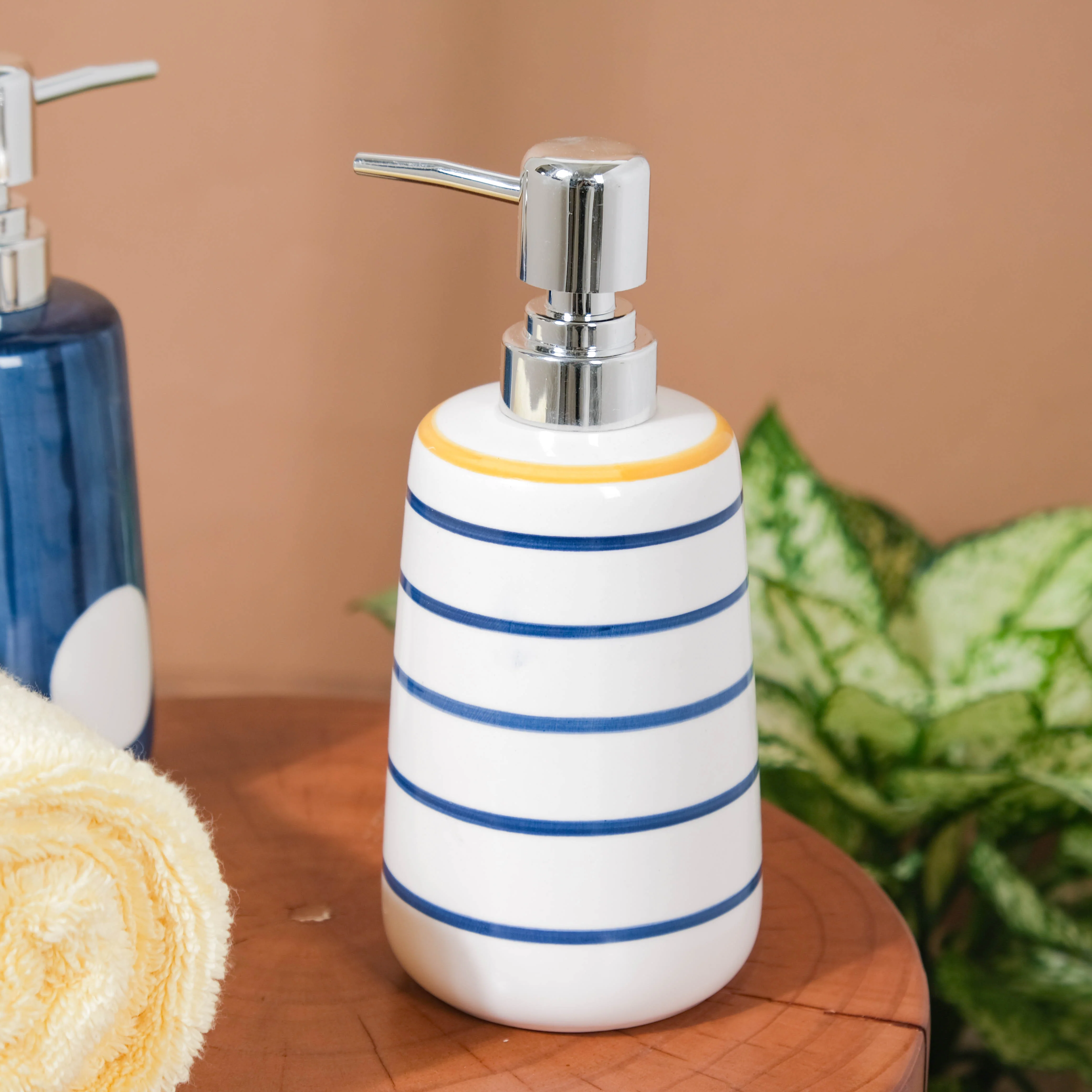 Nitori Sailor Striped Dispenser With Nozzle 450ml - Image 5