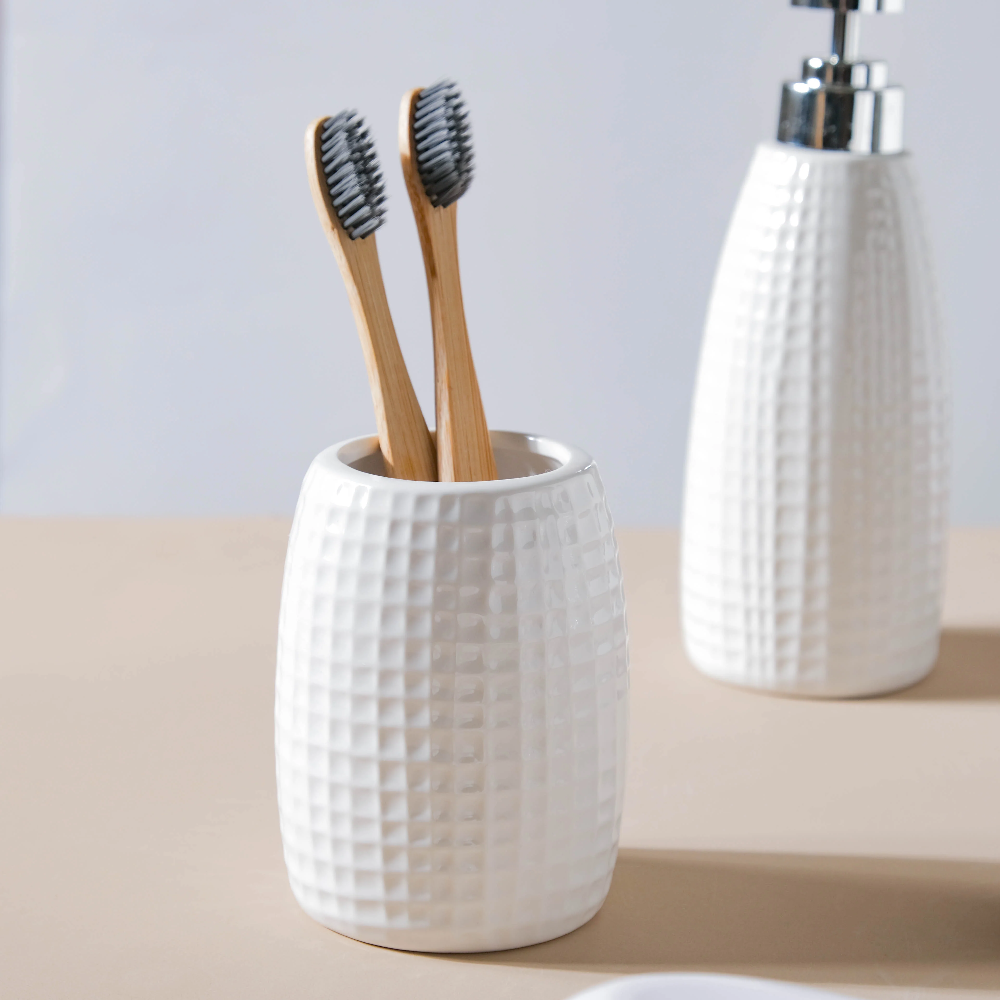 Noelle Texture White Ceramic Bathroom Set Of 5 - Image 9