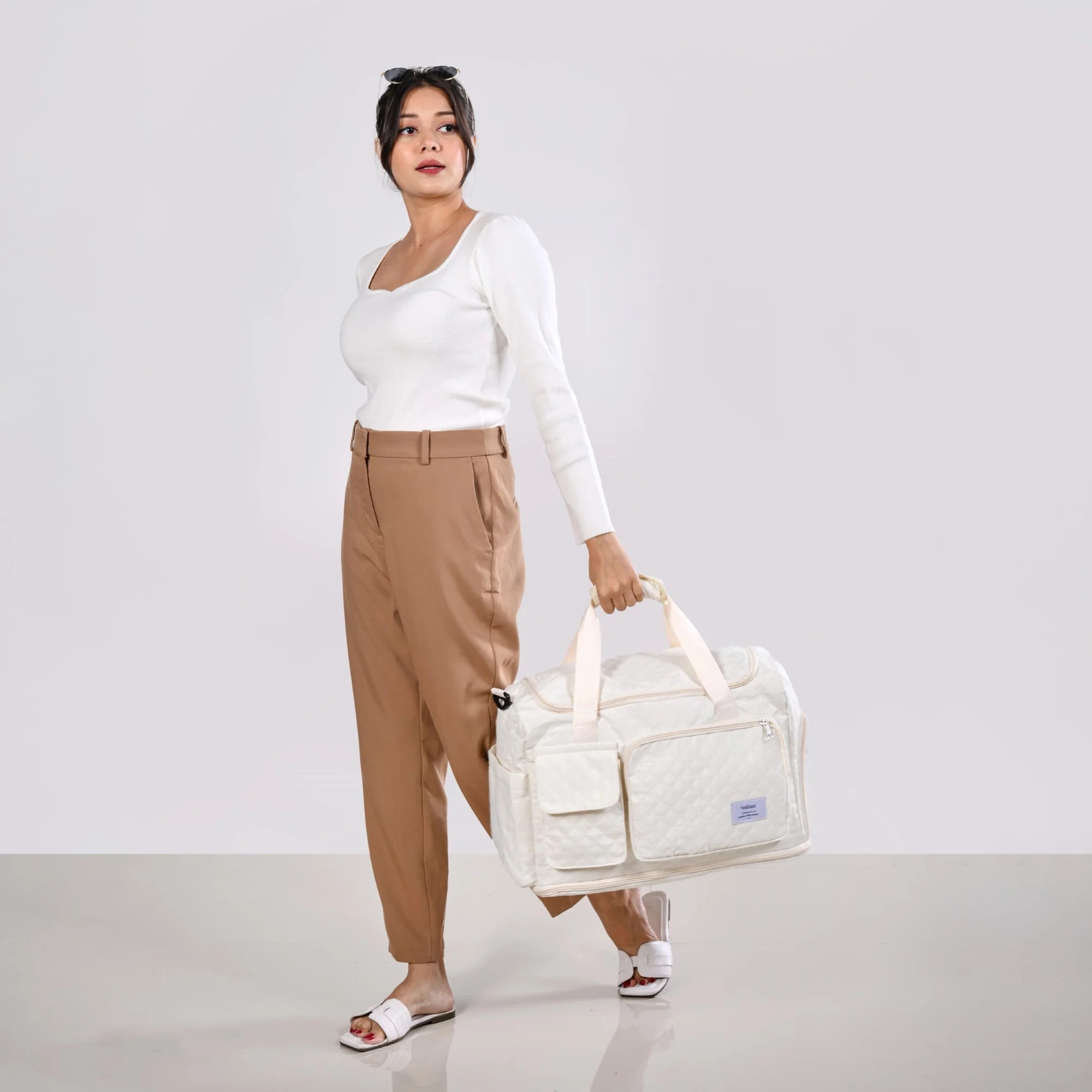 Off-White Dova Adjustable Gym Duffle Bag - Image 7