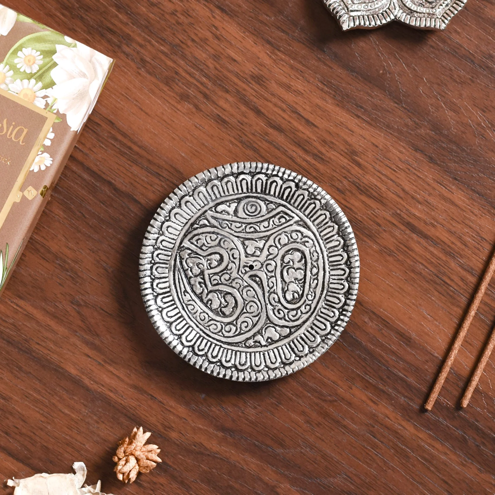 Om Incense Holder With Vanilla Incense Sticks - Image 4
