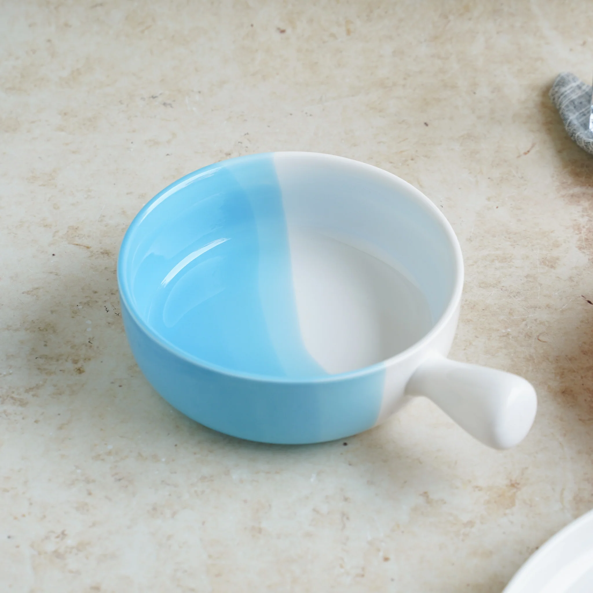 Ombre Bowl with Handle - Image 11