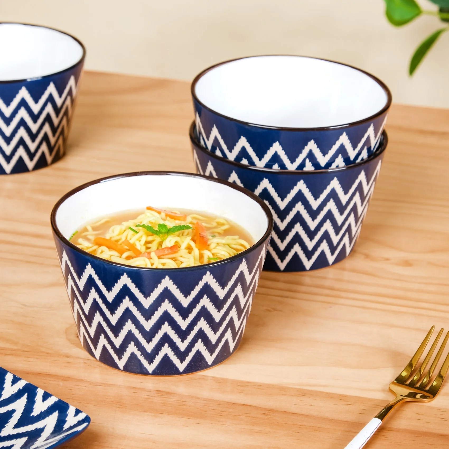Oscilla Ceramic Serving Bowl Set Of 4 Navy 650ml - Image 2