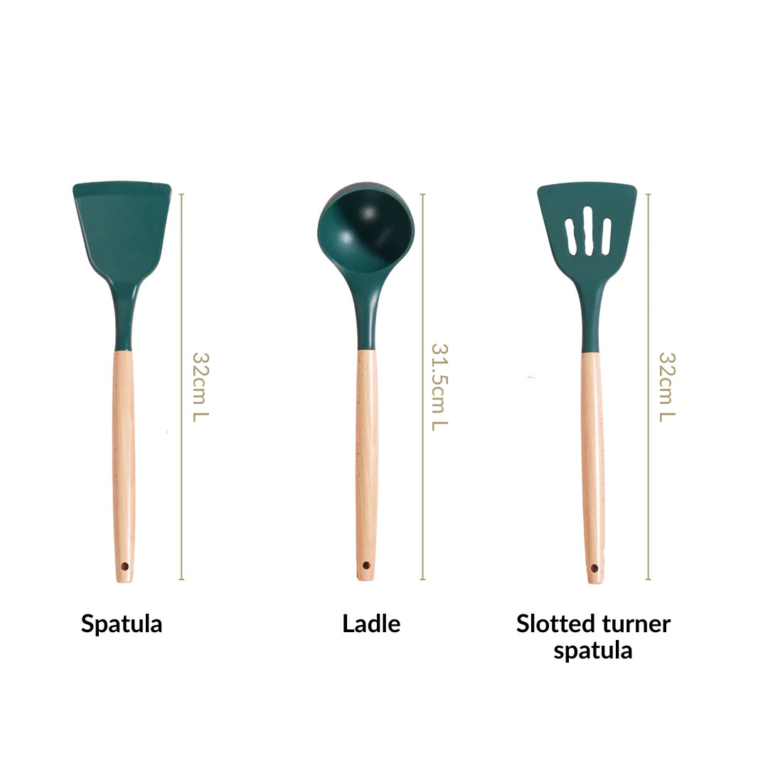Pasta Lover Gift Hamper Box With Spatula Apron Trivet And Mitten - Image 4