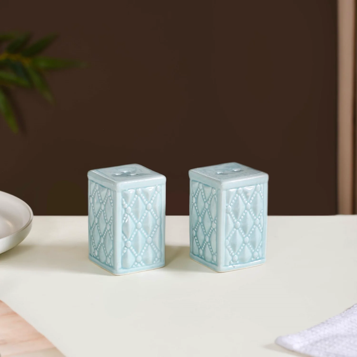 Pastel Blue Ceramic Salt And Pepper Shaker Set - Image 8