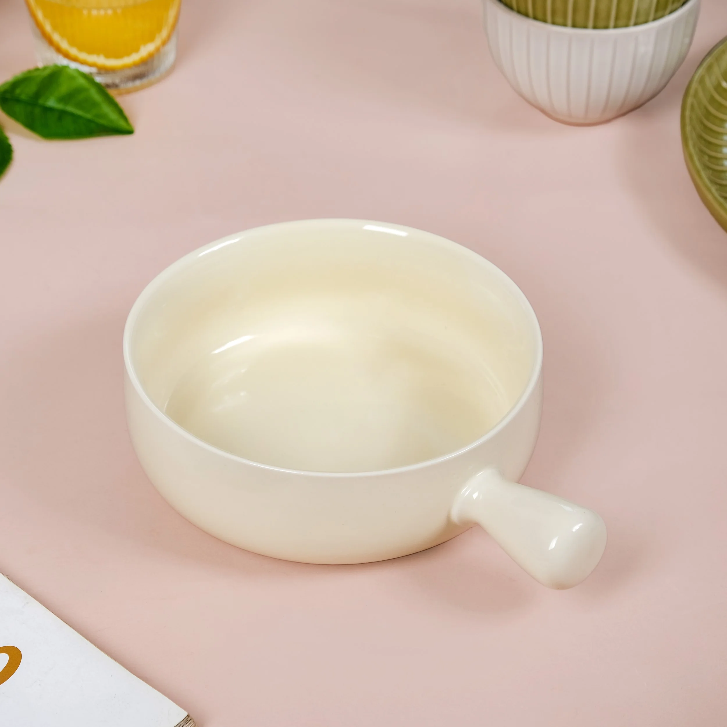 Pastel Cream Ceramic Bowl With Handle 700ml - Image 2