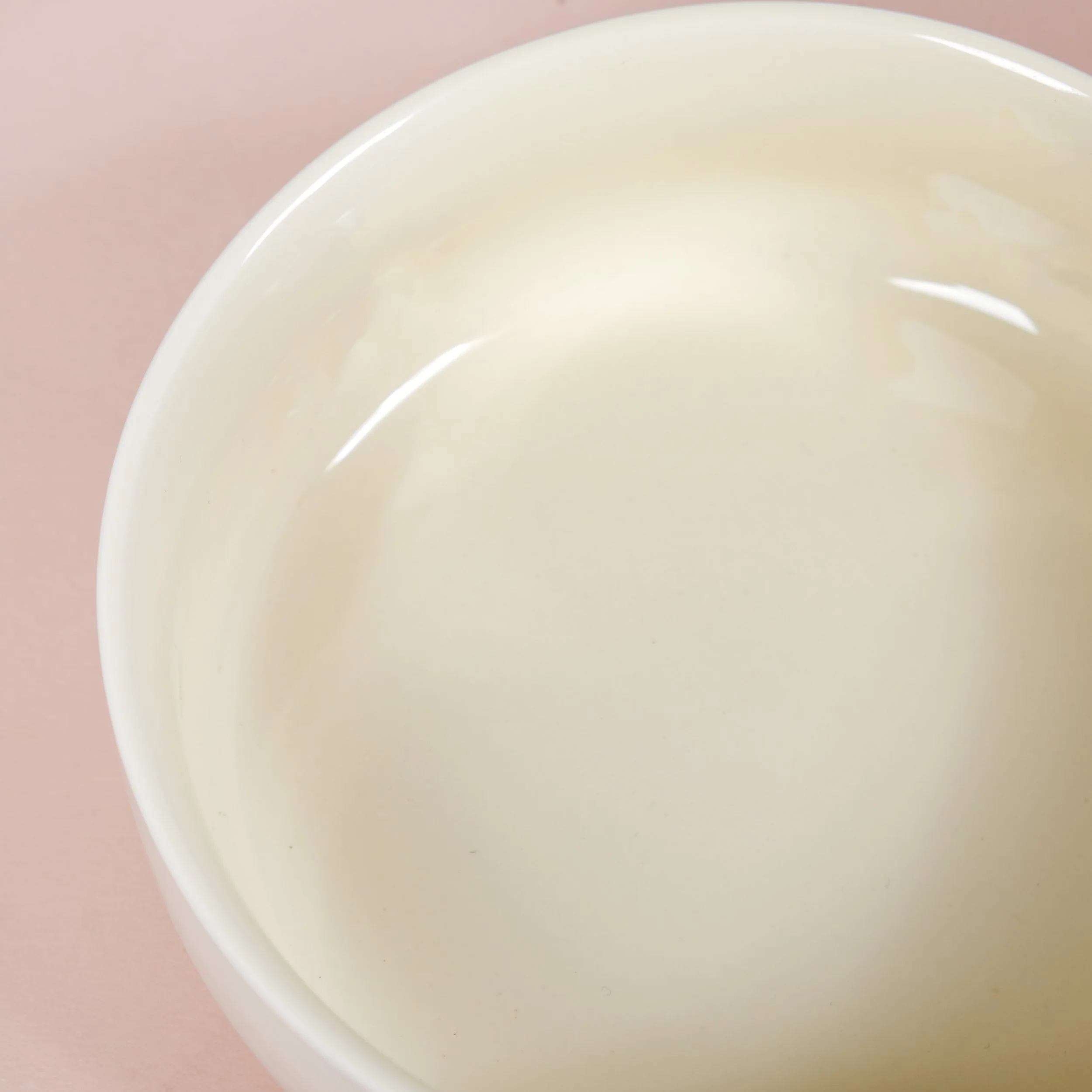 Pastel Cream Ceramic Bowl With Handle 700ml - Image 8