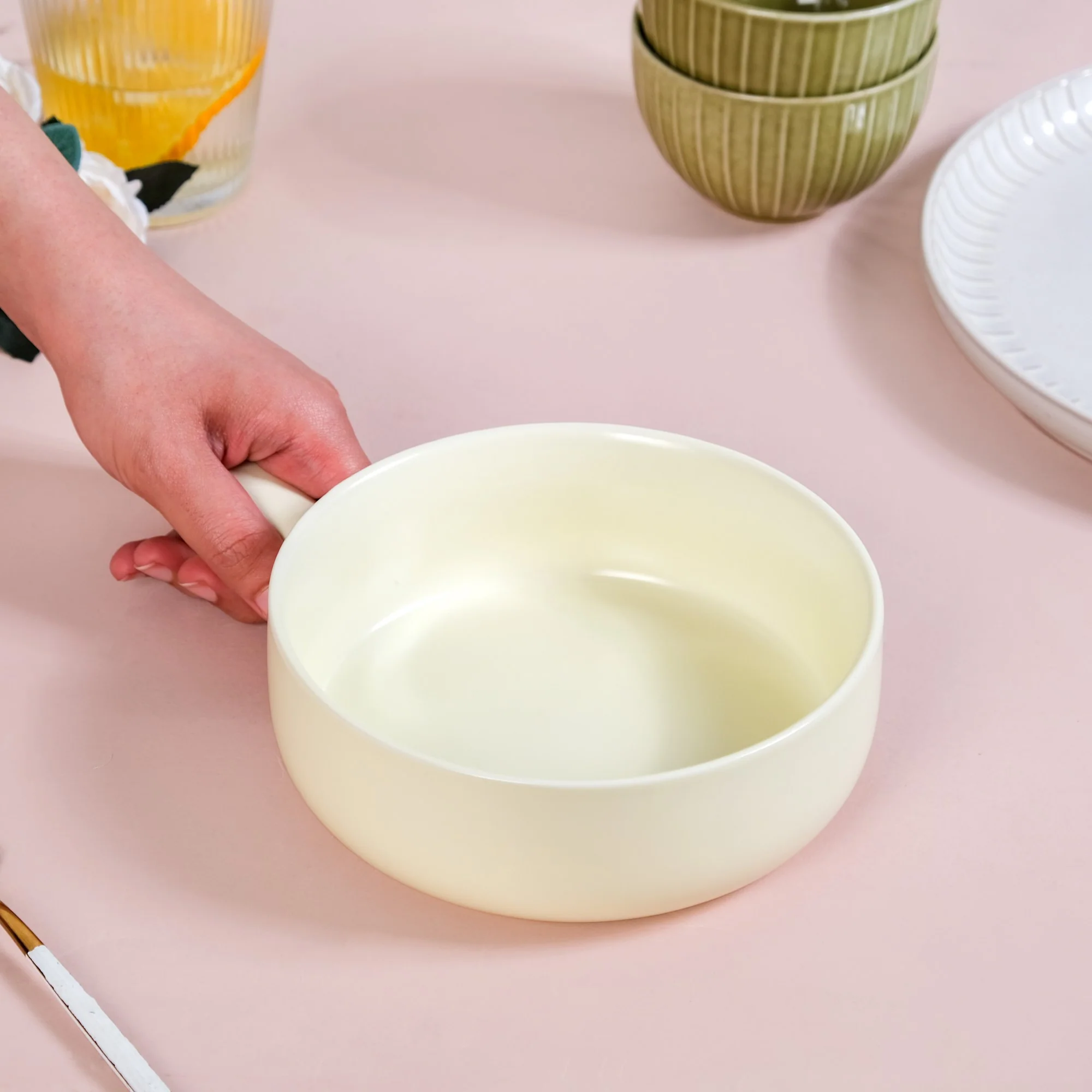 Pastel Yellow Bowl With Handle For Baking And Serving 700ml - Image 3