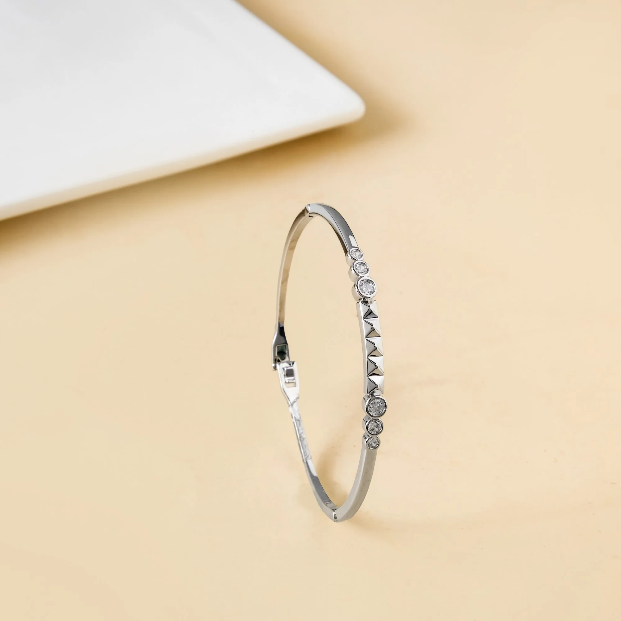 Patterned Diamond Silver Statement Bracelet - Image 7