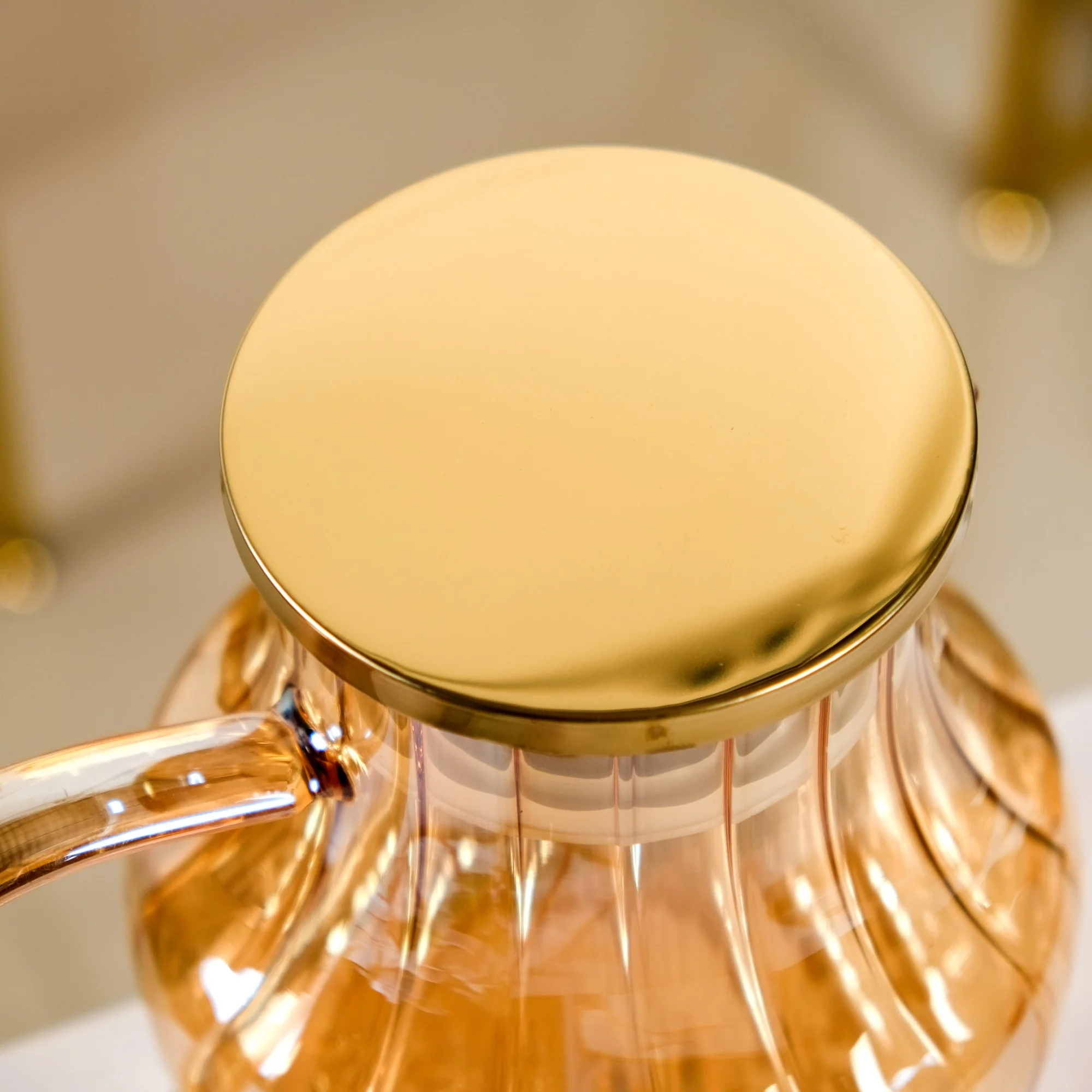 Premium Fluted Amber Borosilicate Glass Jug 1350ml - Image 7