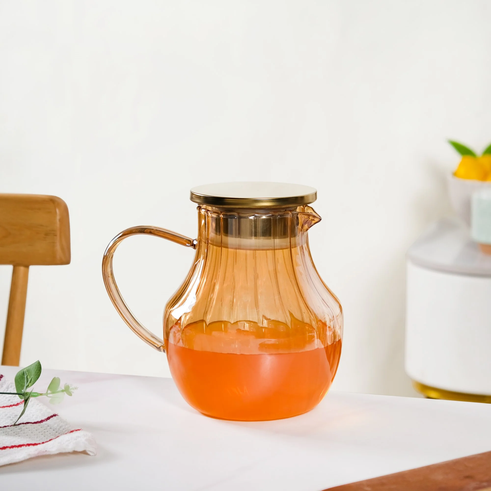 Premium Fluted Amber Borosilicate Glass Jug 1350ml - Image 8