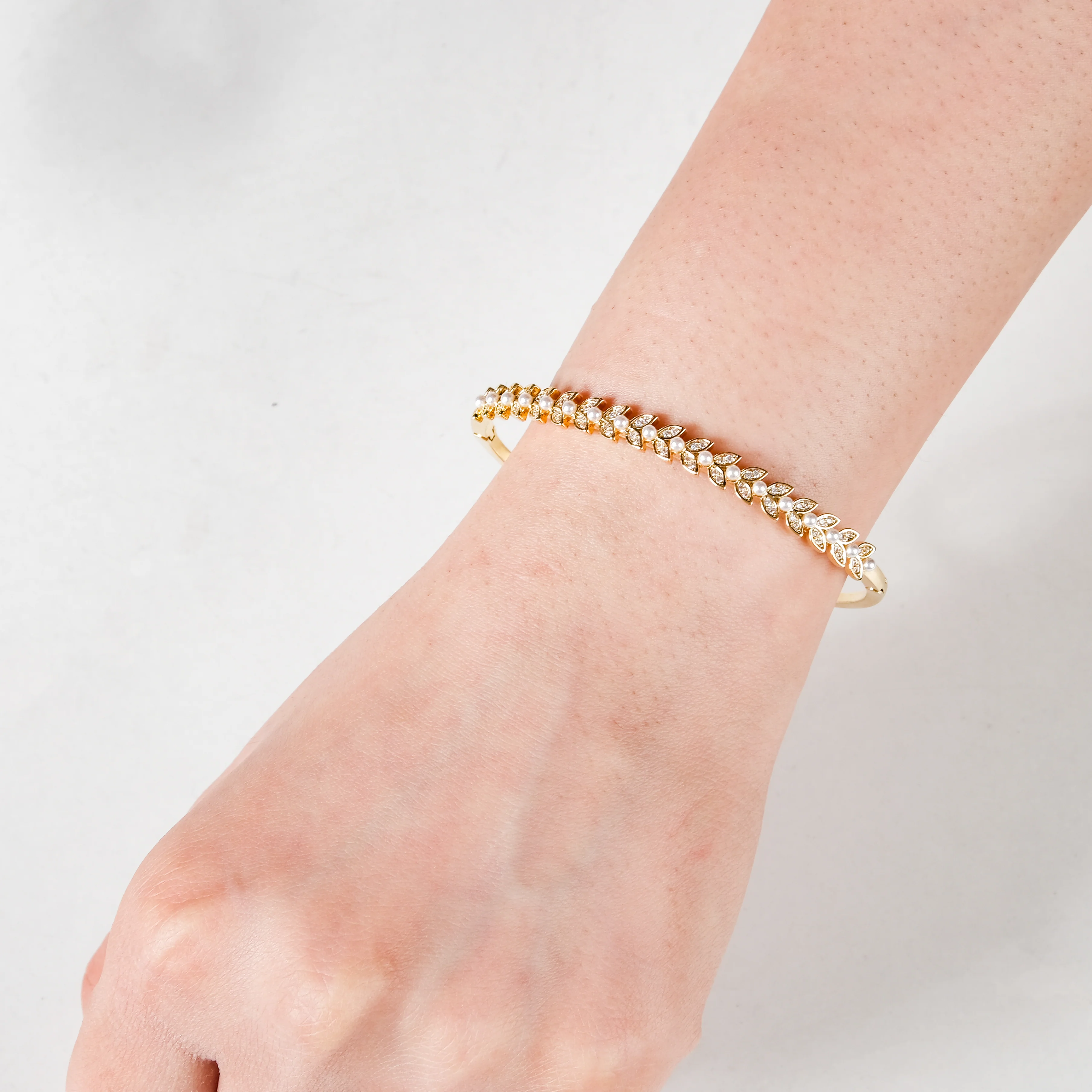 Pearl Ivy Gold Bracelet - Image 2