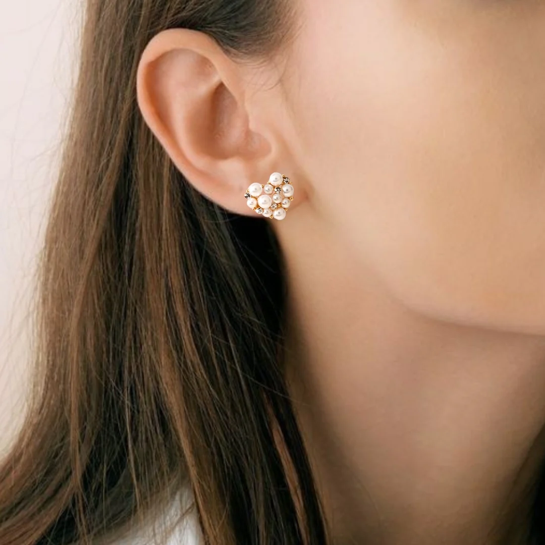 Pearl Of The Heart Stud Earrings Gold - Image 2