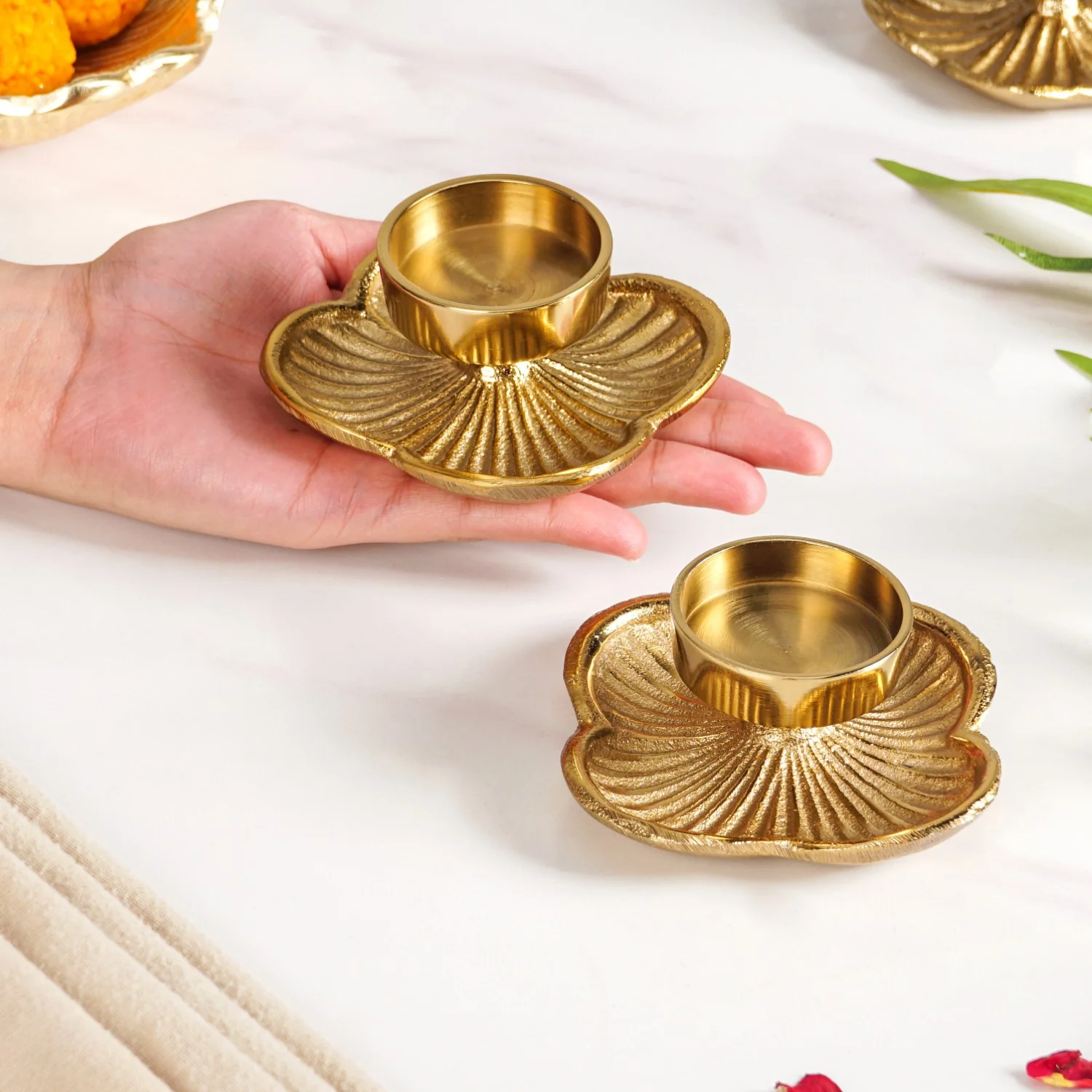 Petal Light Aluminium Tealight Candle Holder Set Of 2 In Festive Gift Box - Image 3