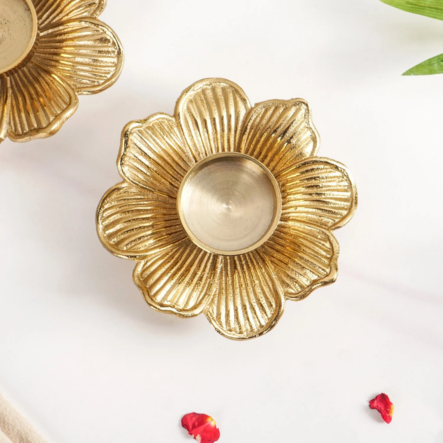 Petal Radiance Aluminium Tealight Candle Holder Set Of 2 In Festive Gift Box - Image 6