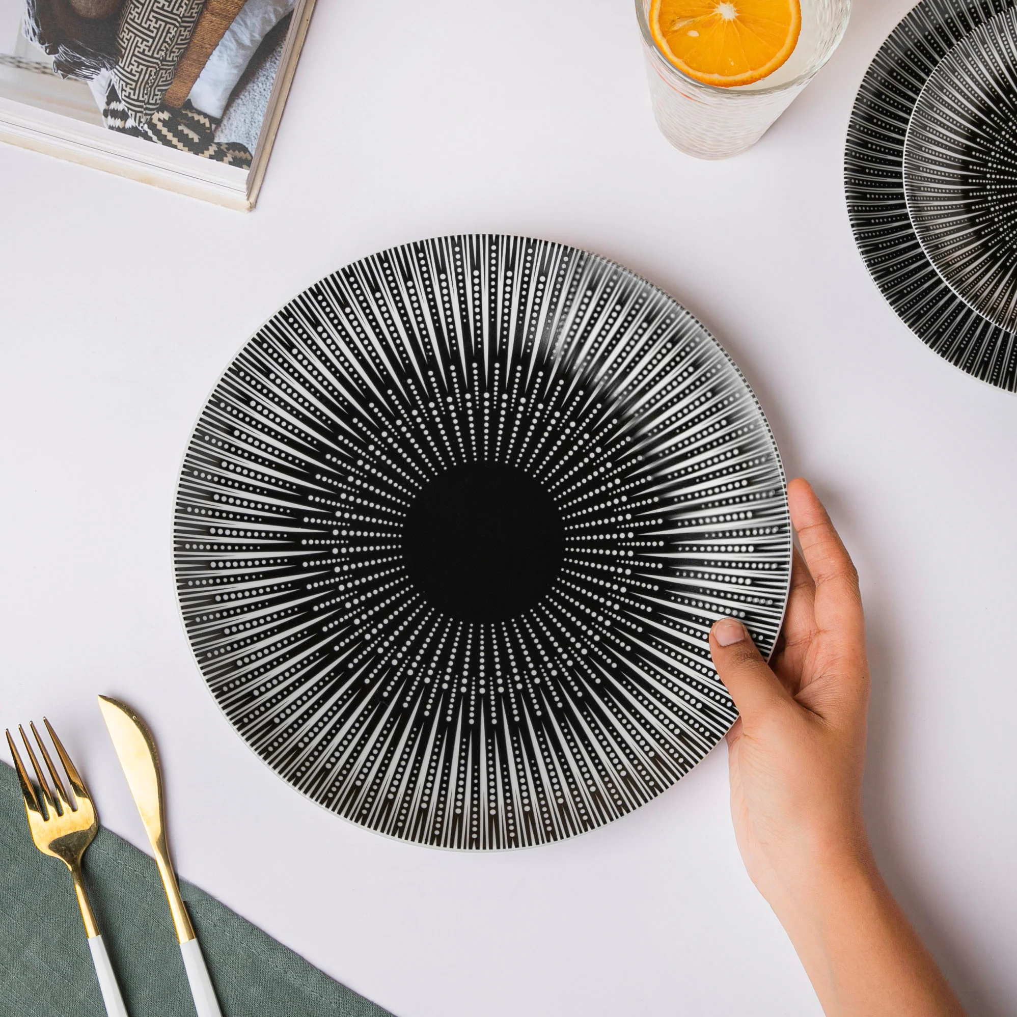 Philocaly Linear Patterned Ceramic Dinner Plate Black 10 Inch - Image 2