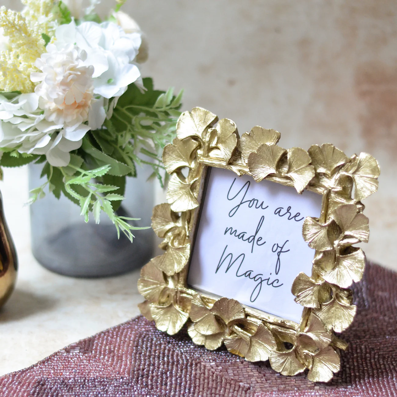 MAGNIFIQUE Leaf Photo Frame - Gold (S) - Image 3