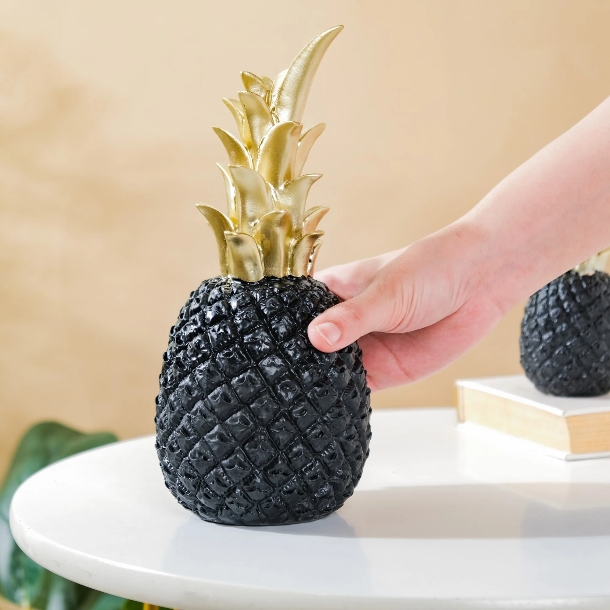 Pineapple Decor Black Large - Image 2