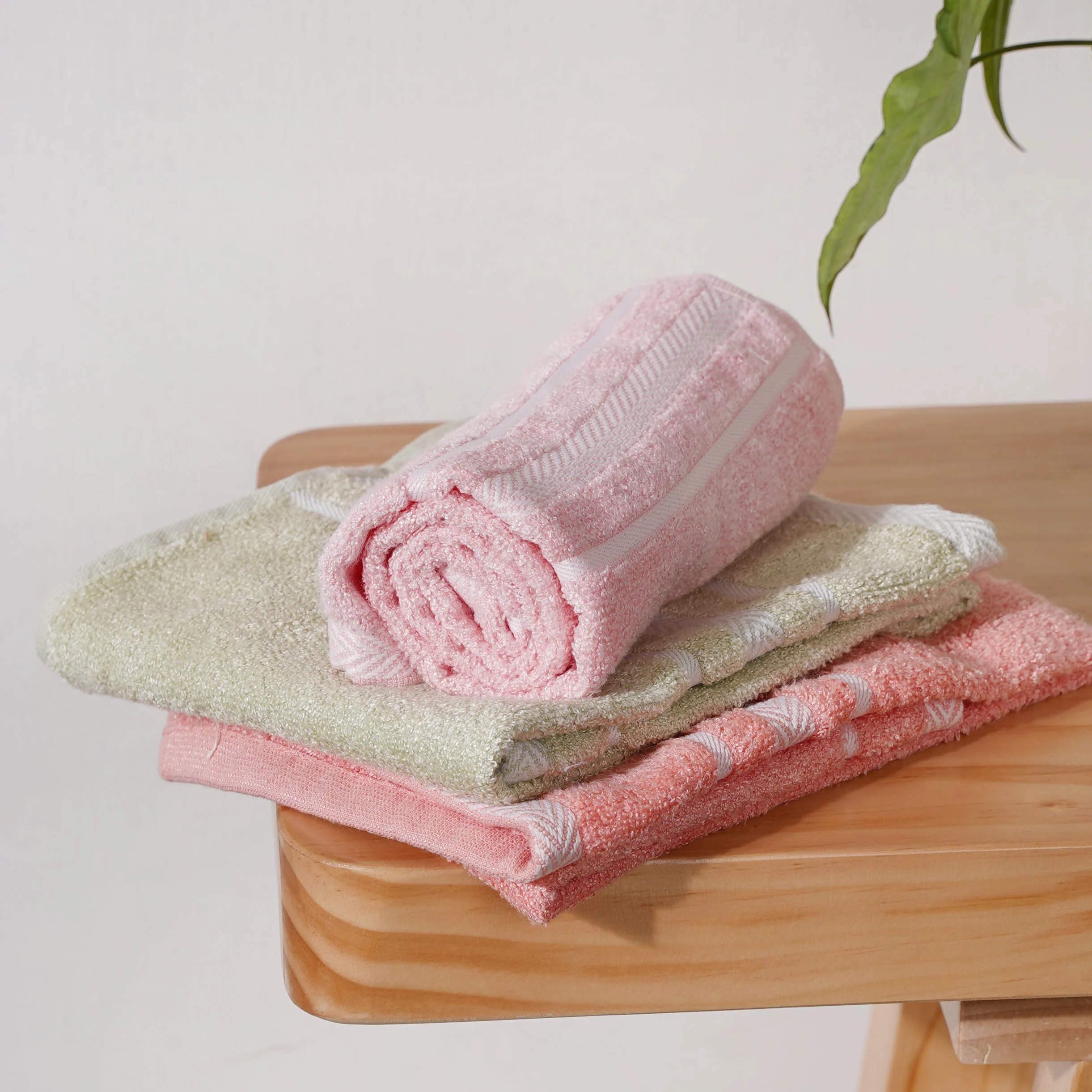 Plushy Bamboo Super Soft Hand Towel Set of 3 - Image 3