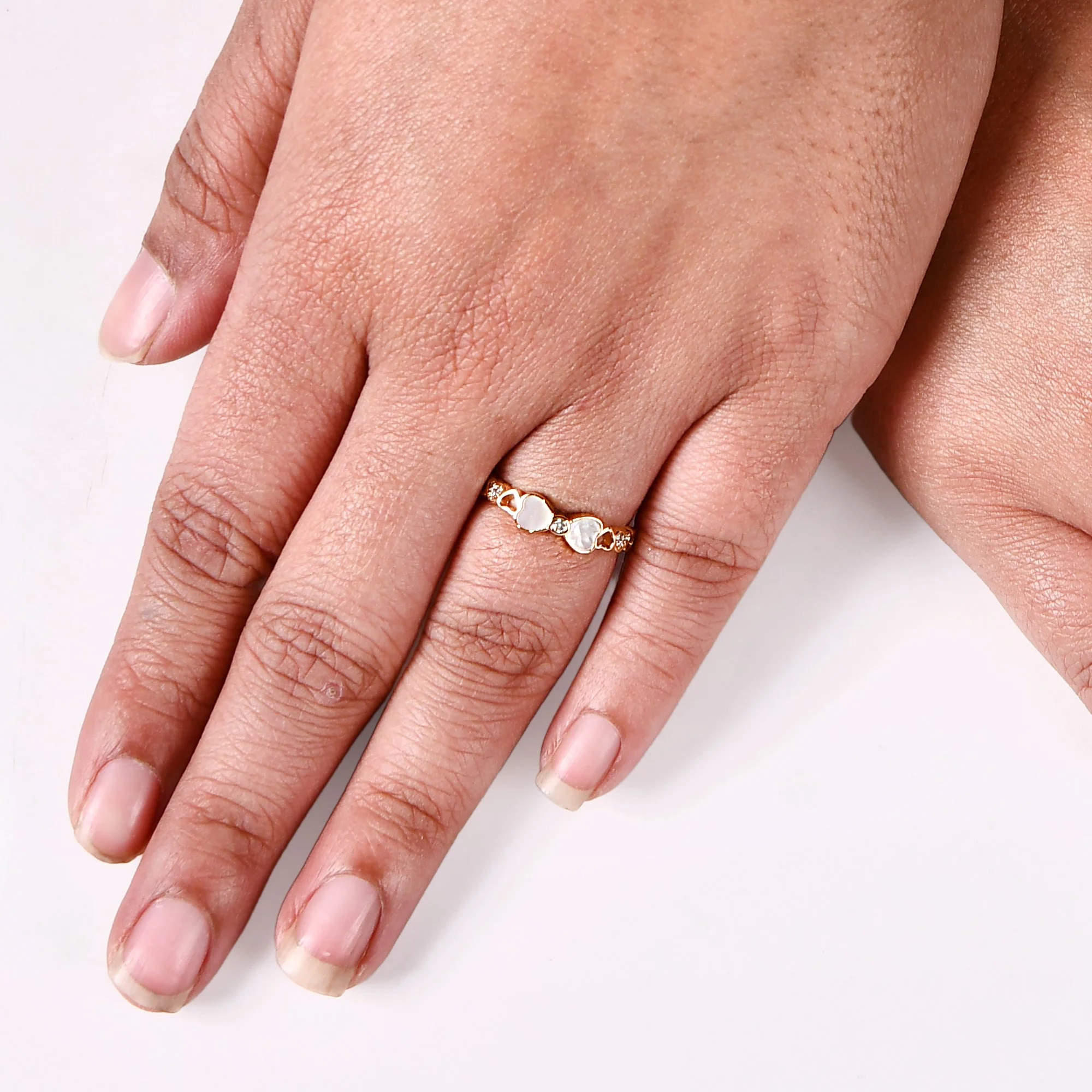 Pretty Bow And Hearts Gold Ring - Image 2