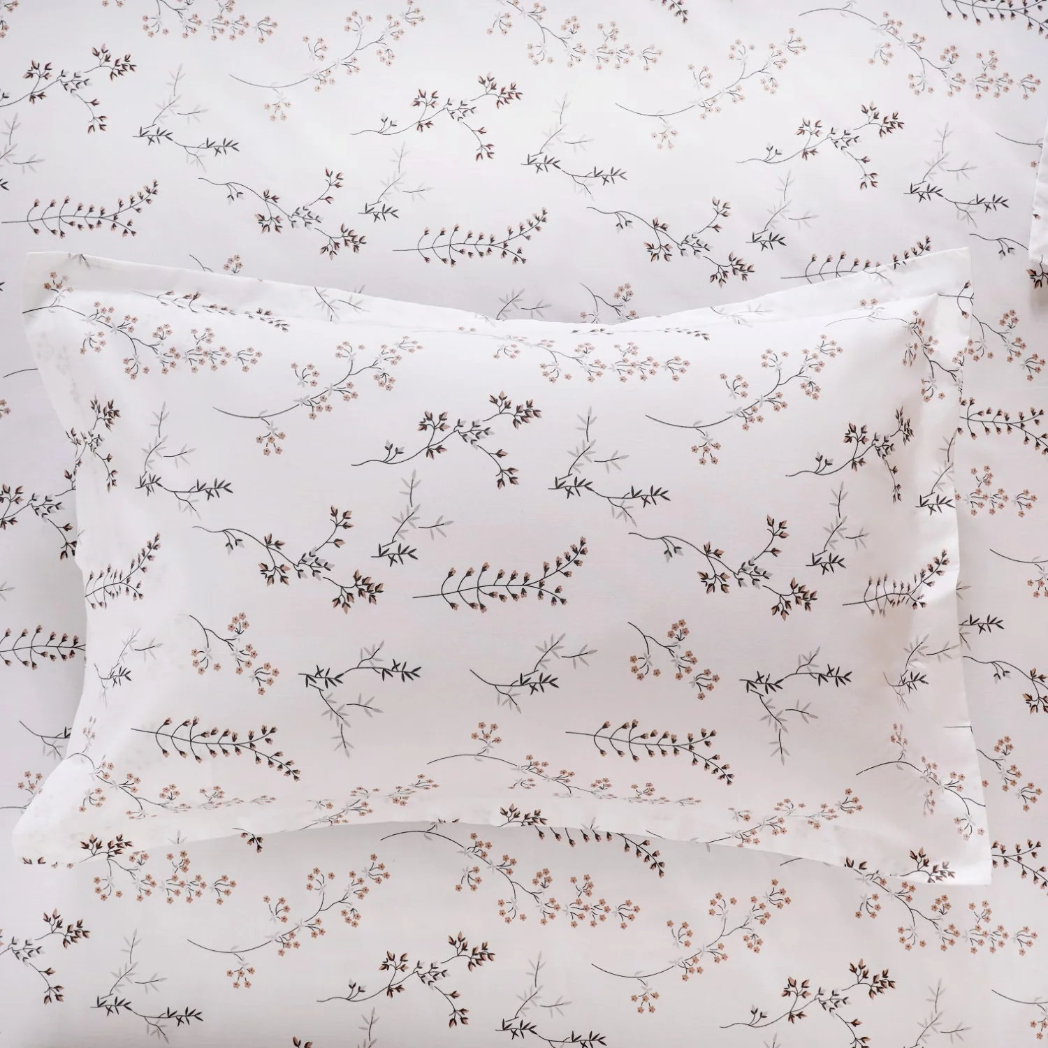 Pure Cotton Floral Bedsheet And 2 Pillowcase Set 180TC King Size 275x275 cm - Image 3