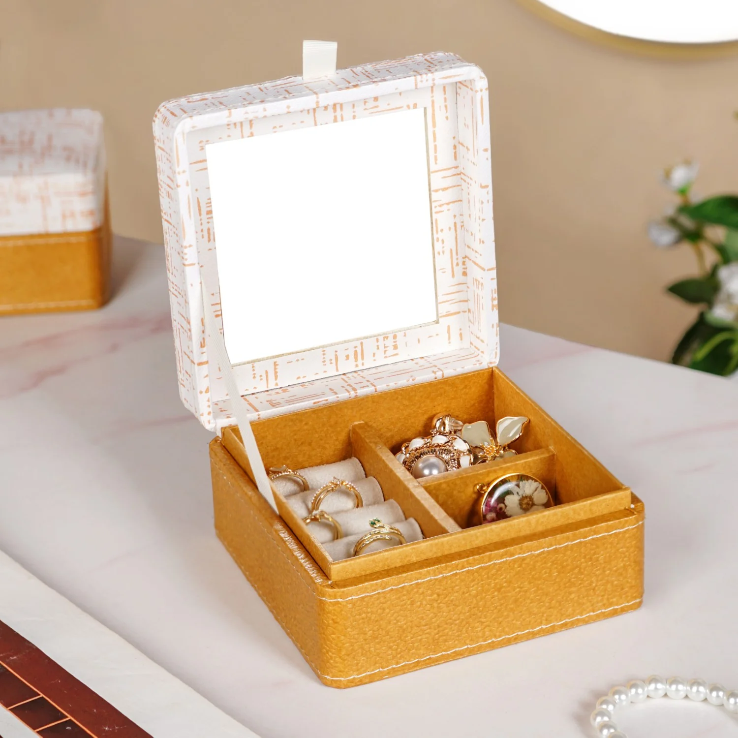 Quadrata Pattern Multi Section Jewellery Box With Mirror - Image 2