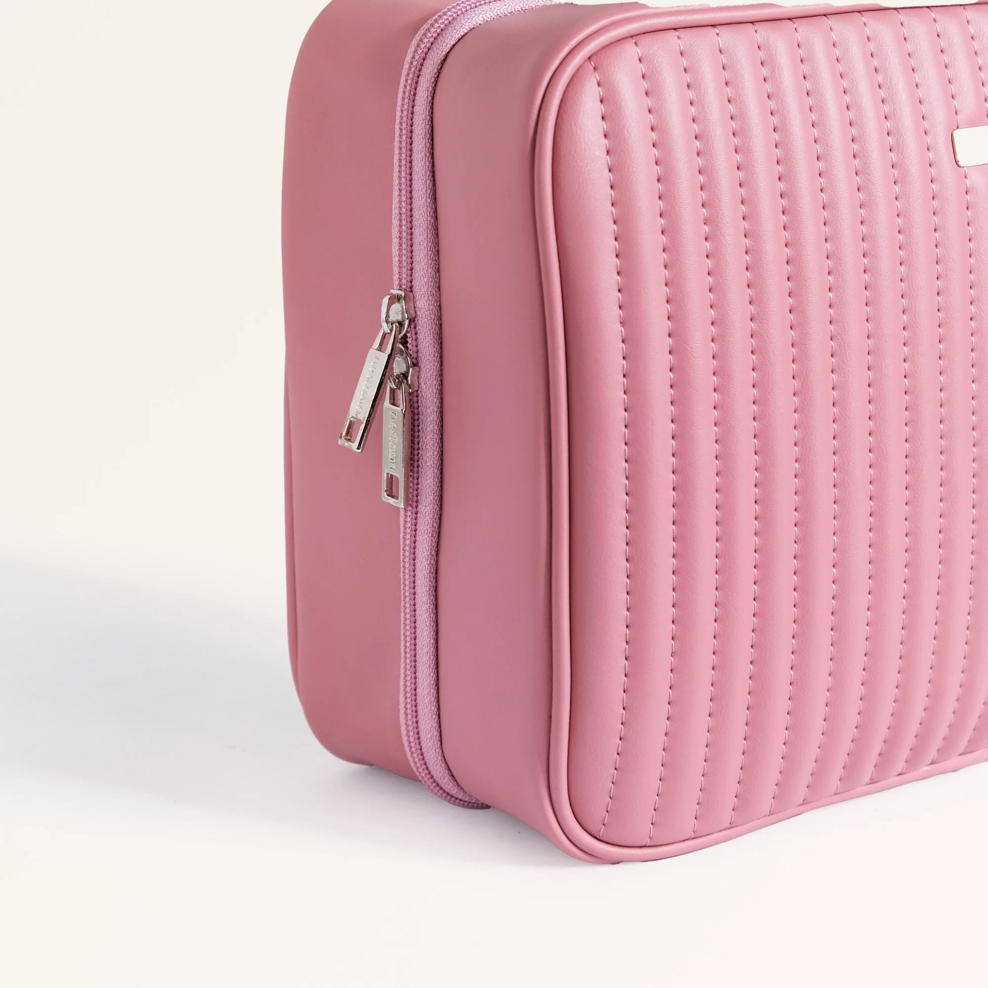 Quilted Travel Organiser Pink - Image 10