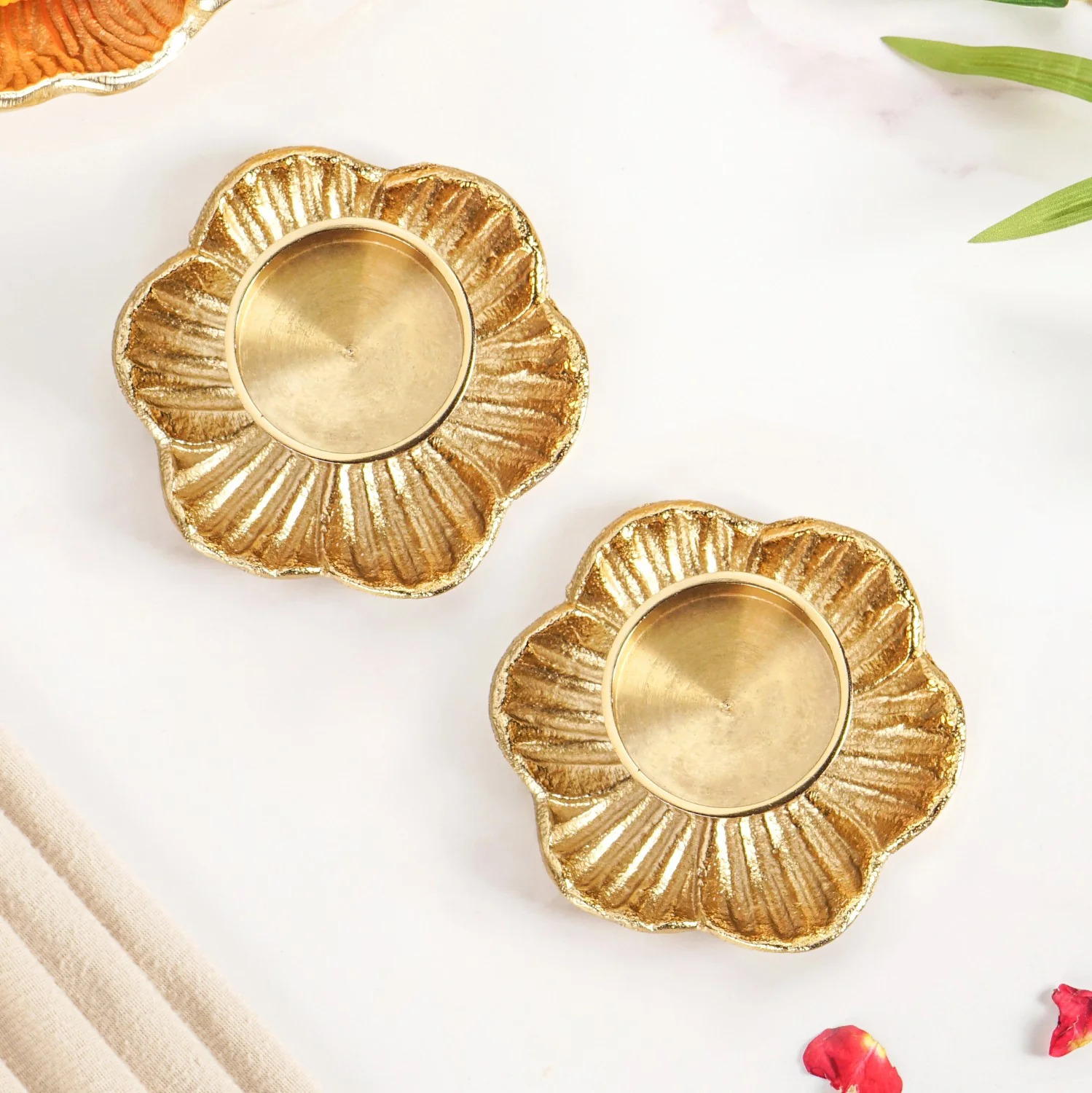 Radiant Bloom Aluminium Tealight Holder Set Of 2 In Festive Gift Box - Image 9
