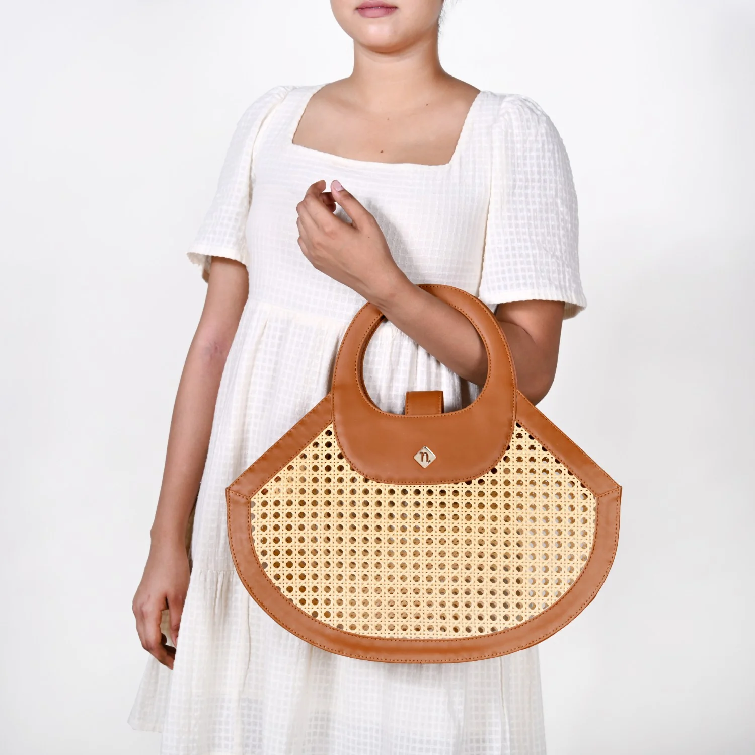 Rattan Tan Basket Tote Bag - Image 2