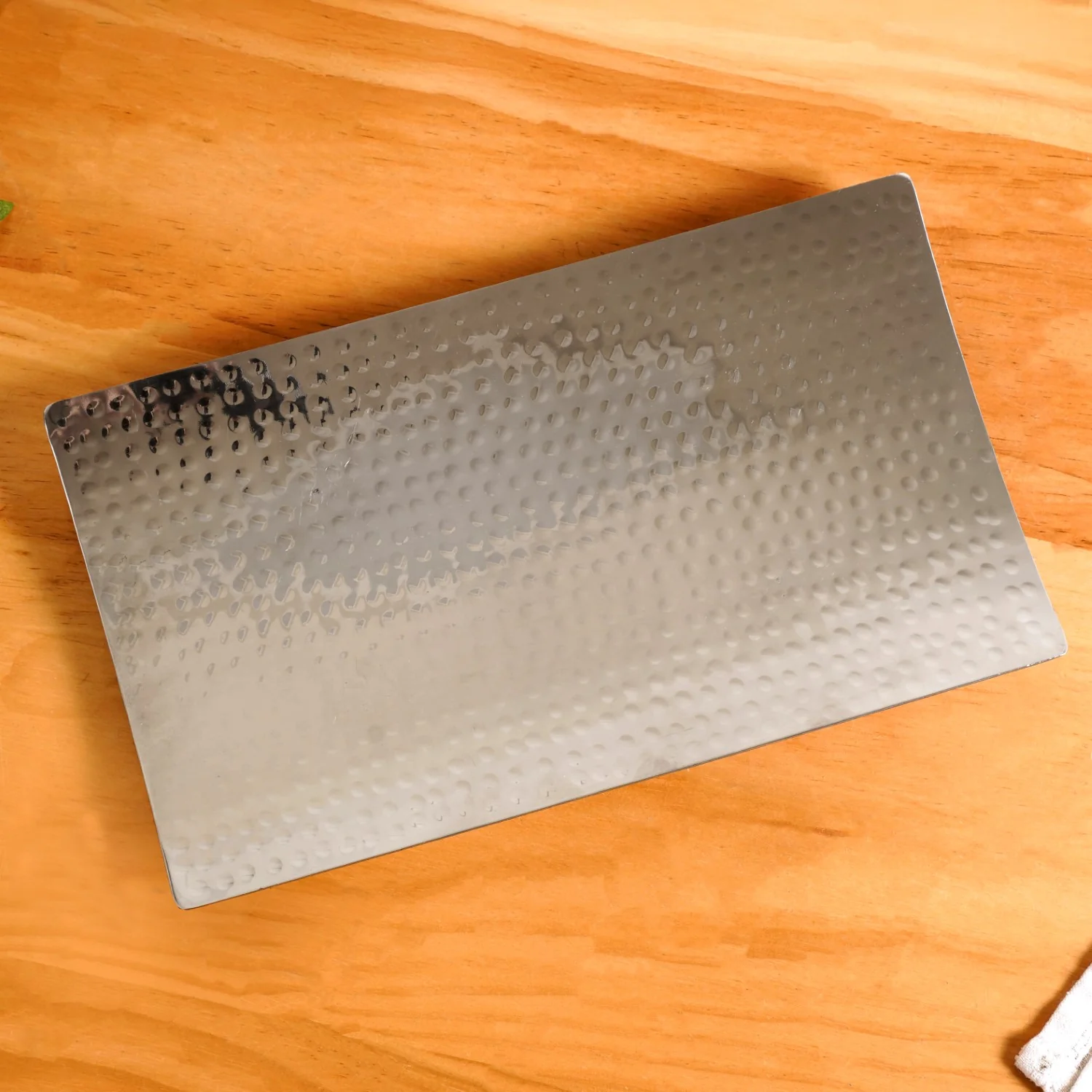 Curved Stainless Steel Hammered Food Platter 25x15cm - Image 4