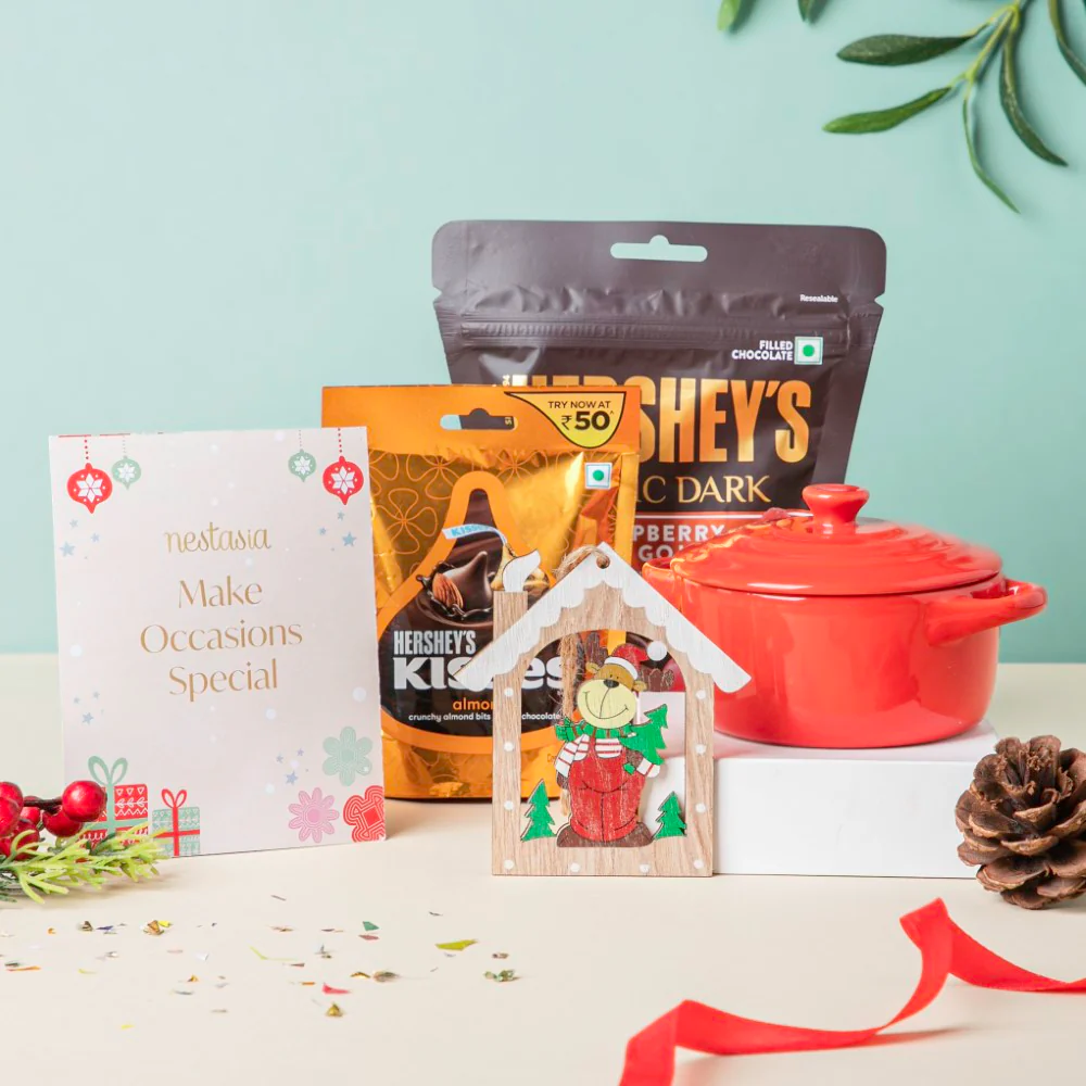 Red Velvet Baking Special Christmas Hamper Set Of 4