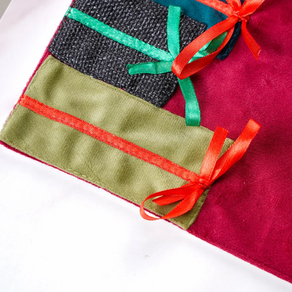 Red Velvet Gifts Table Runner 72 X 13 Inch - Image 9