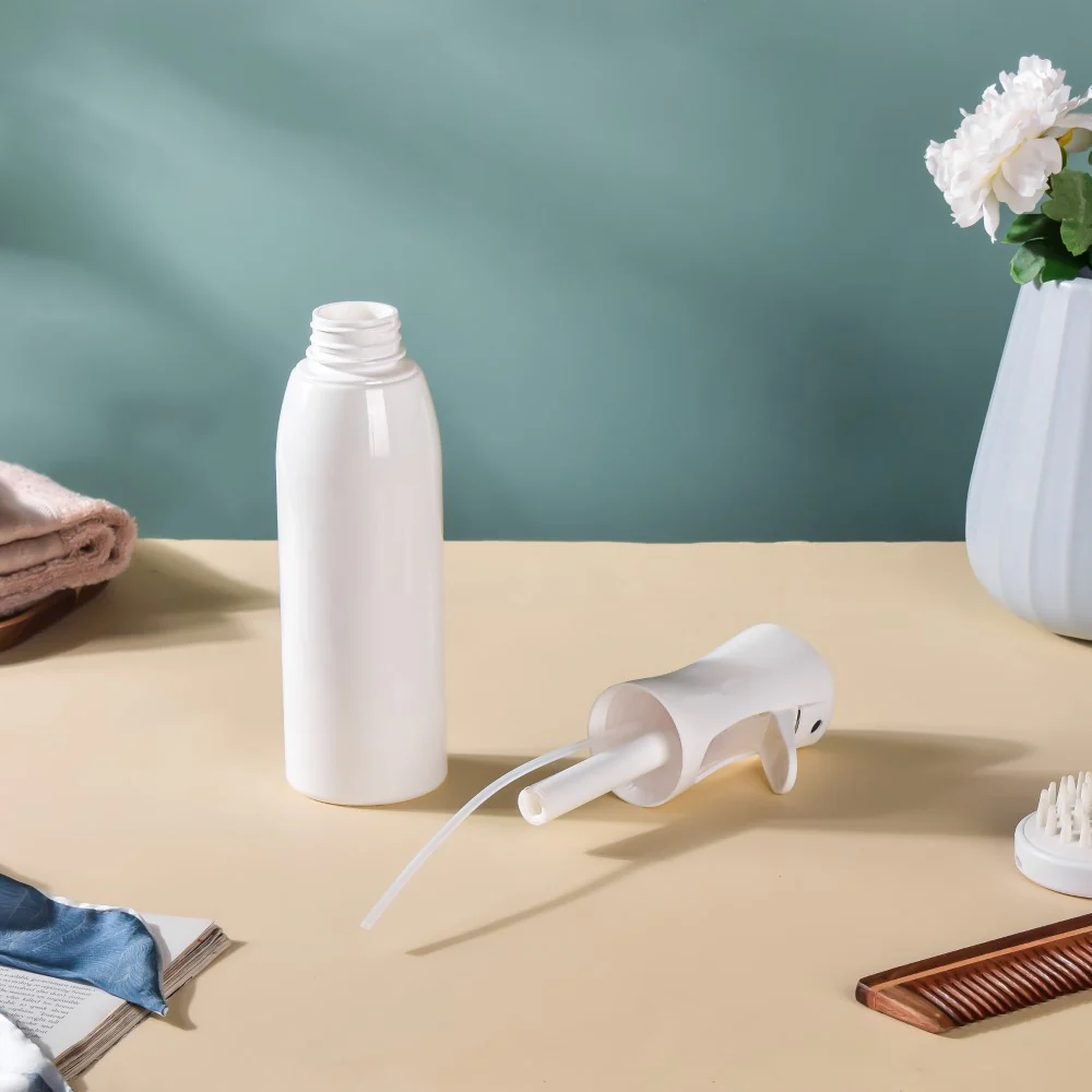 Refillable Hair Spray Bottle White - Image 3