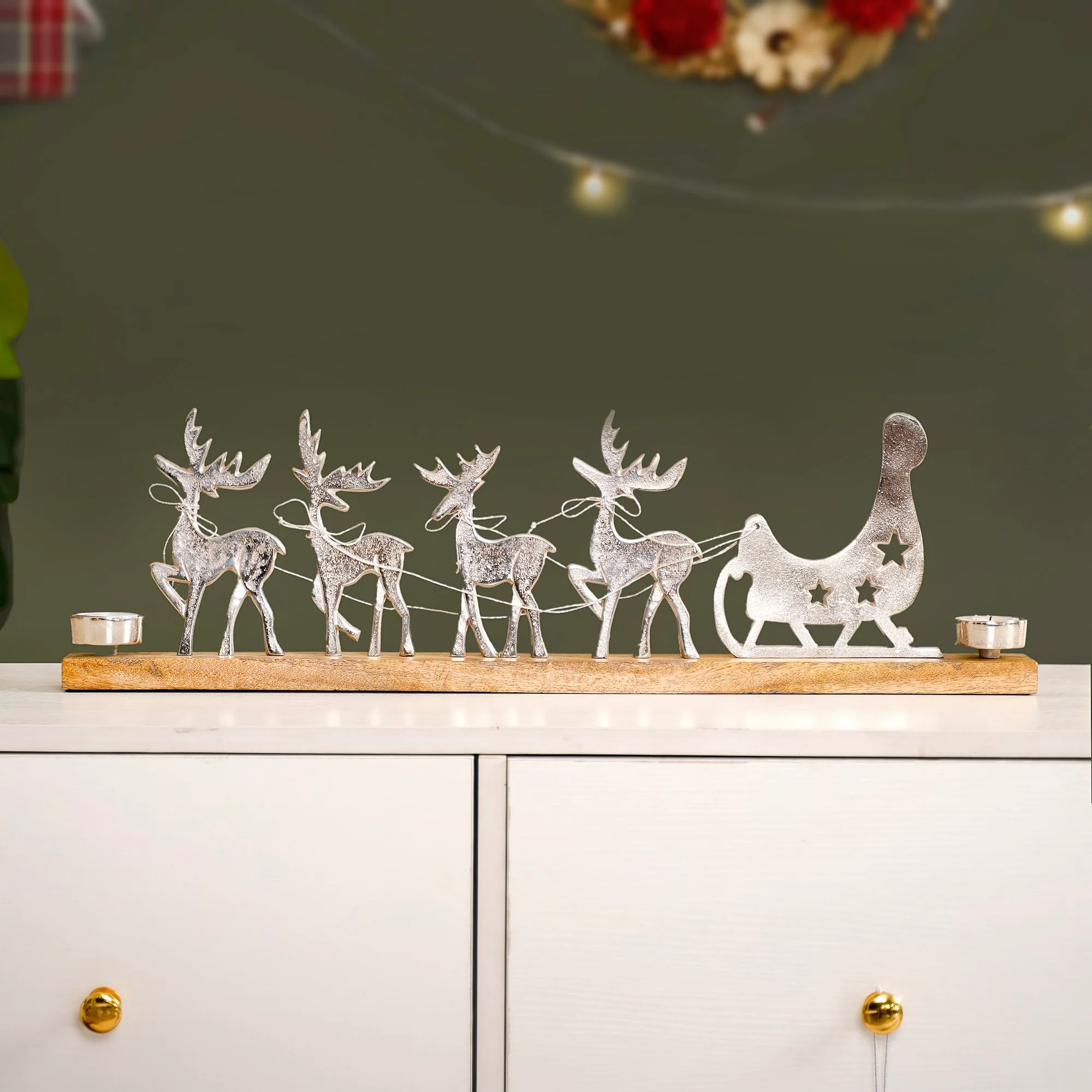 Reindeer Sleigh Showpiece With Tealight Holders - Image 11