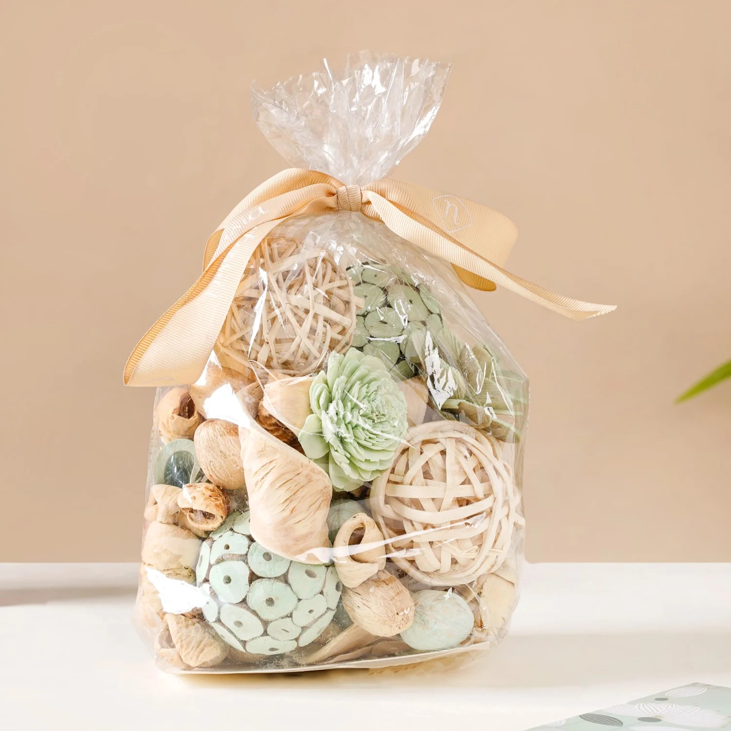 Retro Chic Lumba Rakhi Gift Hamper For Sister - Image 4