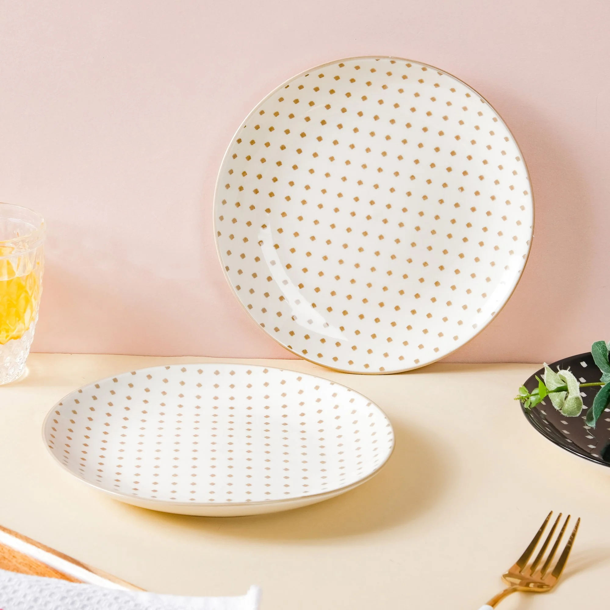 Retro White Ceramic Snack Plate 7.5 Inch Set Of 2 - Image 4