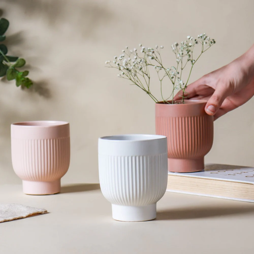 Ribbed Ceramic Vase - Image 2