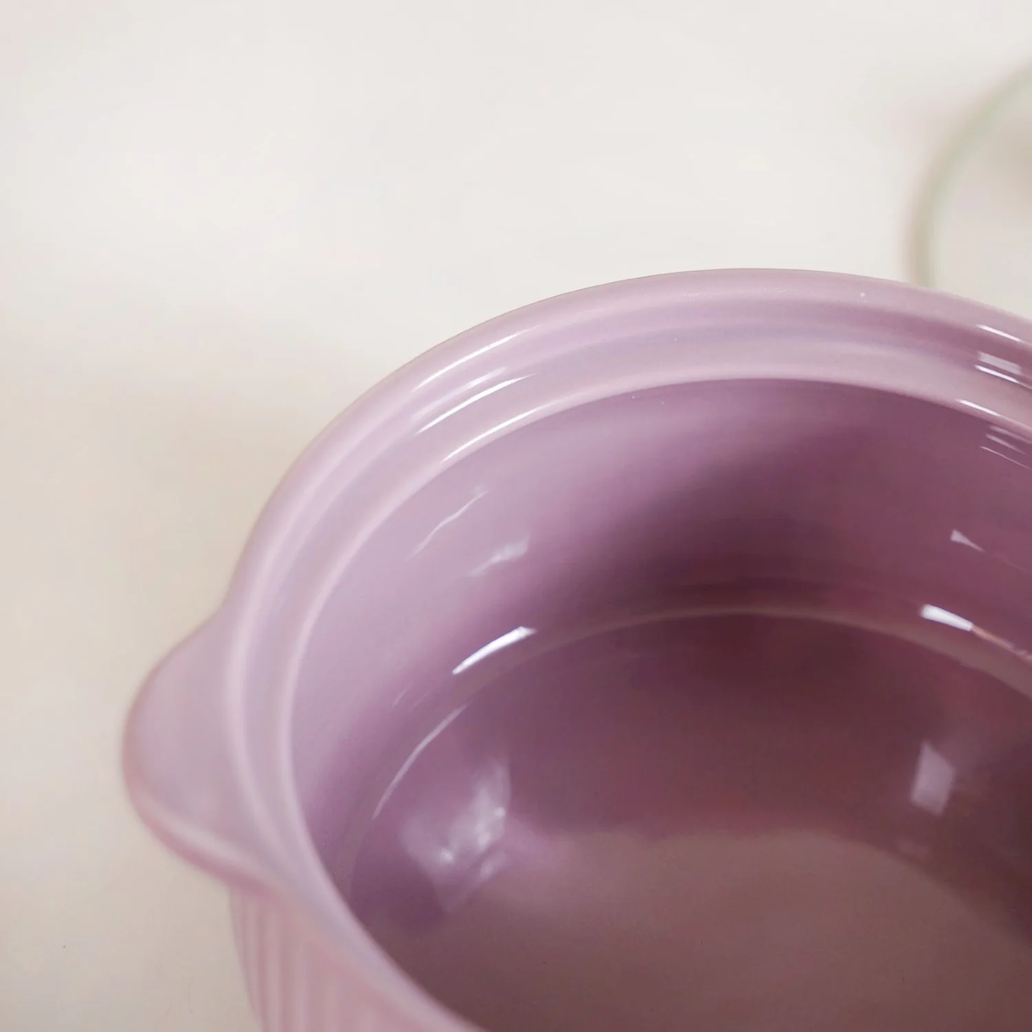 Ribbed Multifunctional Serving Bowl With Lid 950ml - Image 6