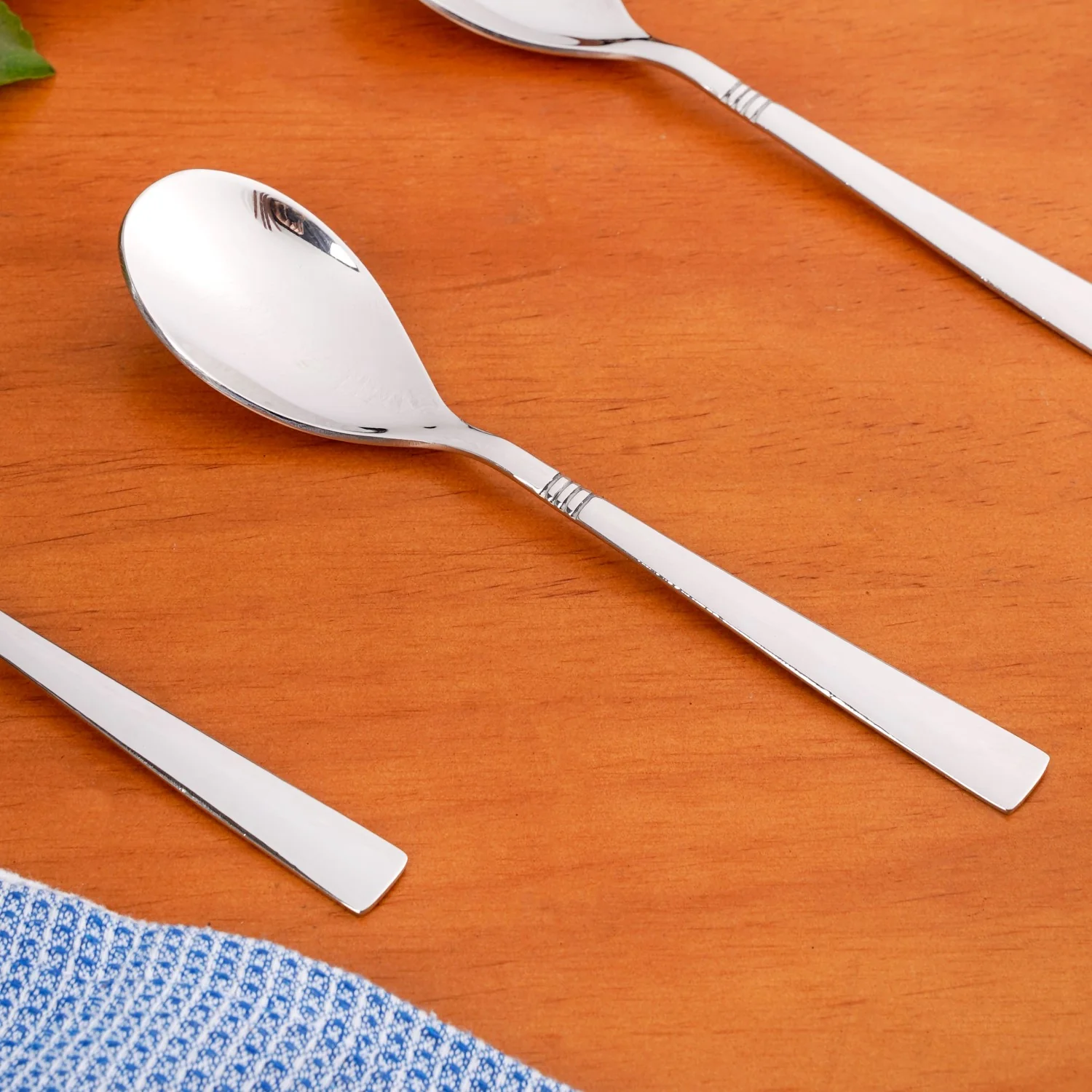 Ring Cut Stainless Steel Flatware Set Of 18 - Image 7