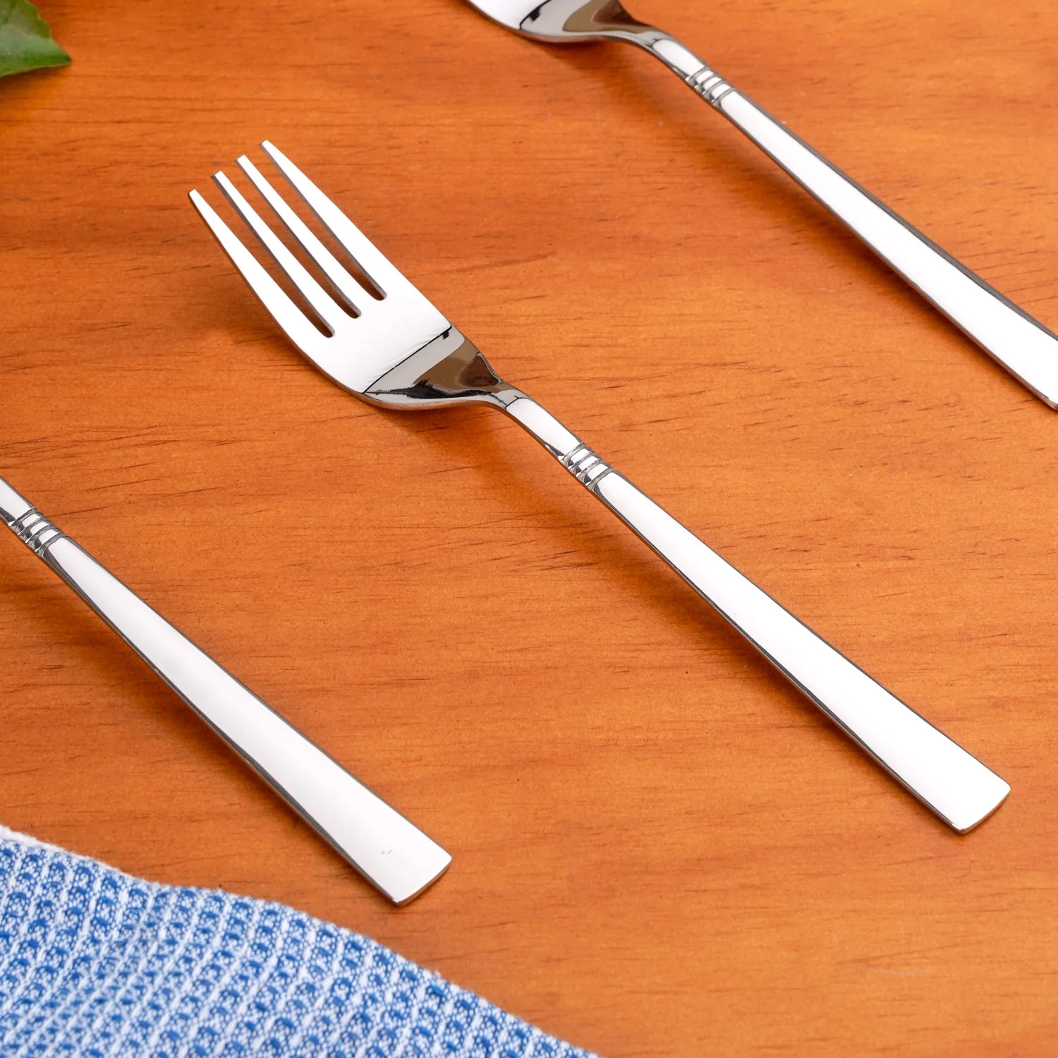 Ring Cut Stainless Steel Flatware Set Of 18 - Image 8
