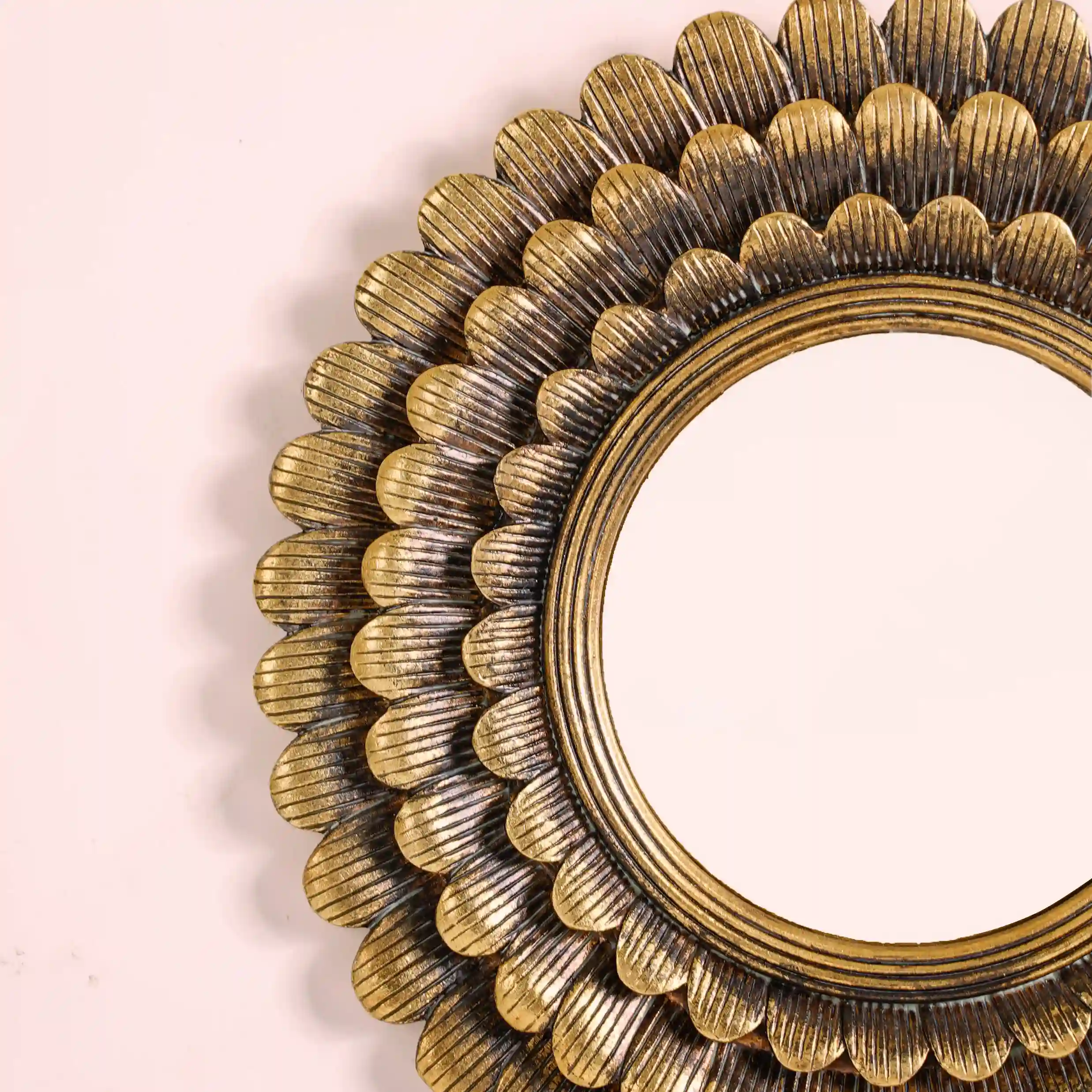 Ring Of Flowers Wall Mirror Decor - Image 3