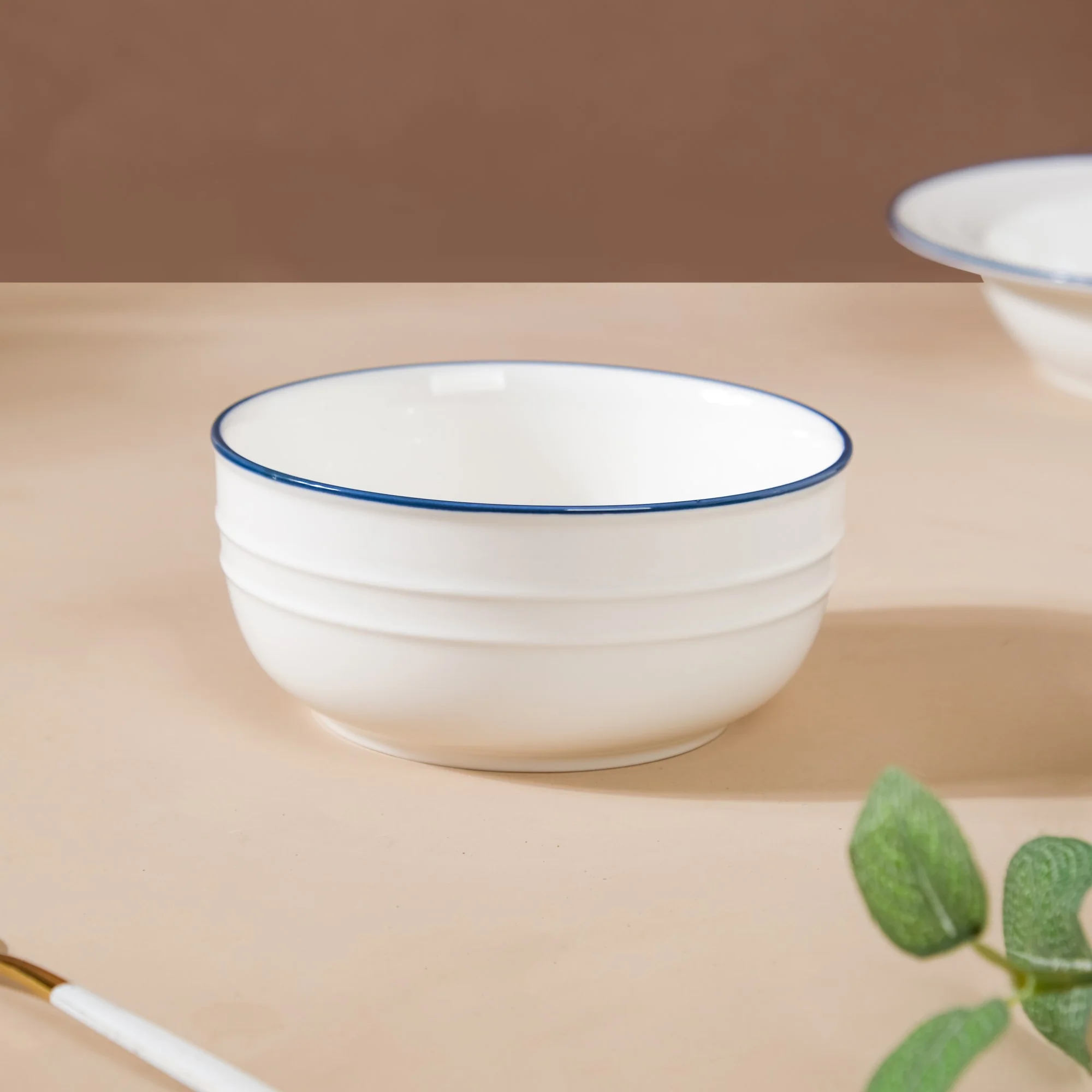 Riona Ceramic Popcorn Bowl White And Blue 400 ml - Image 4