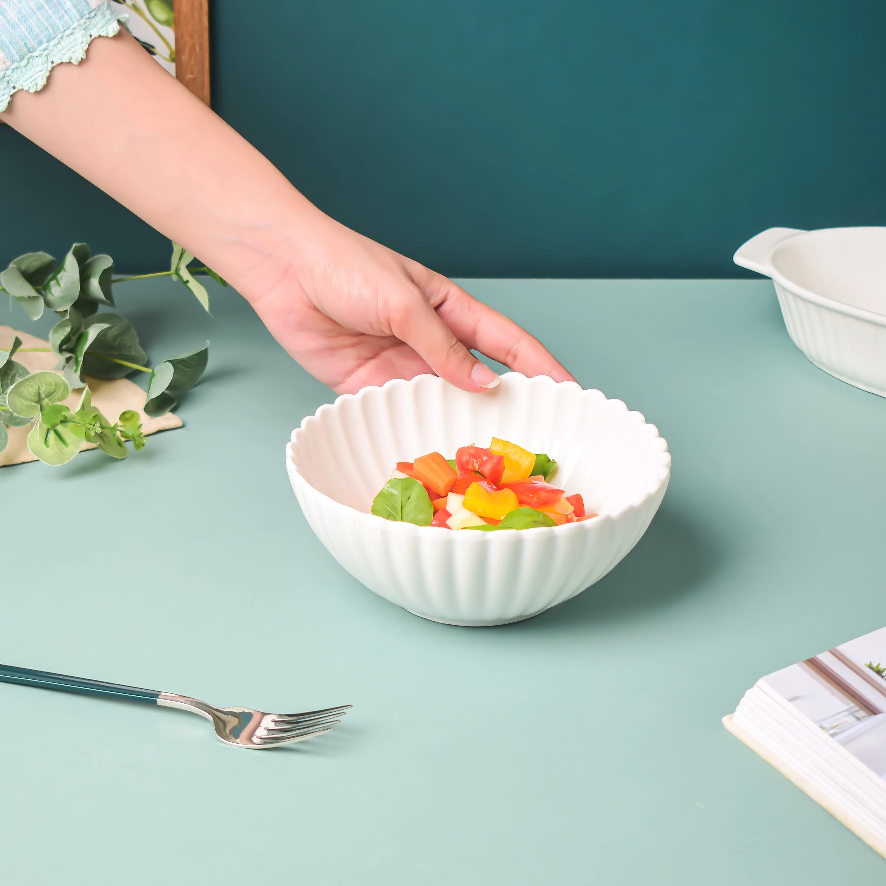 Riona Ribbed Ceramic Salad Bowl White 600ml - Image 2