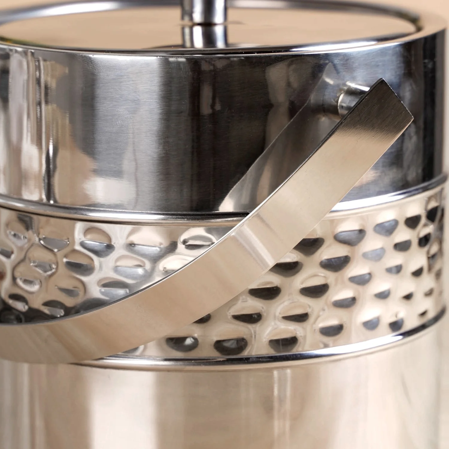 Robust Stainless Steel Ice Bucket With Scoop Shovel 2200ml - Image 9