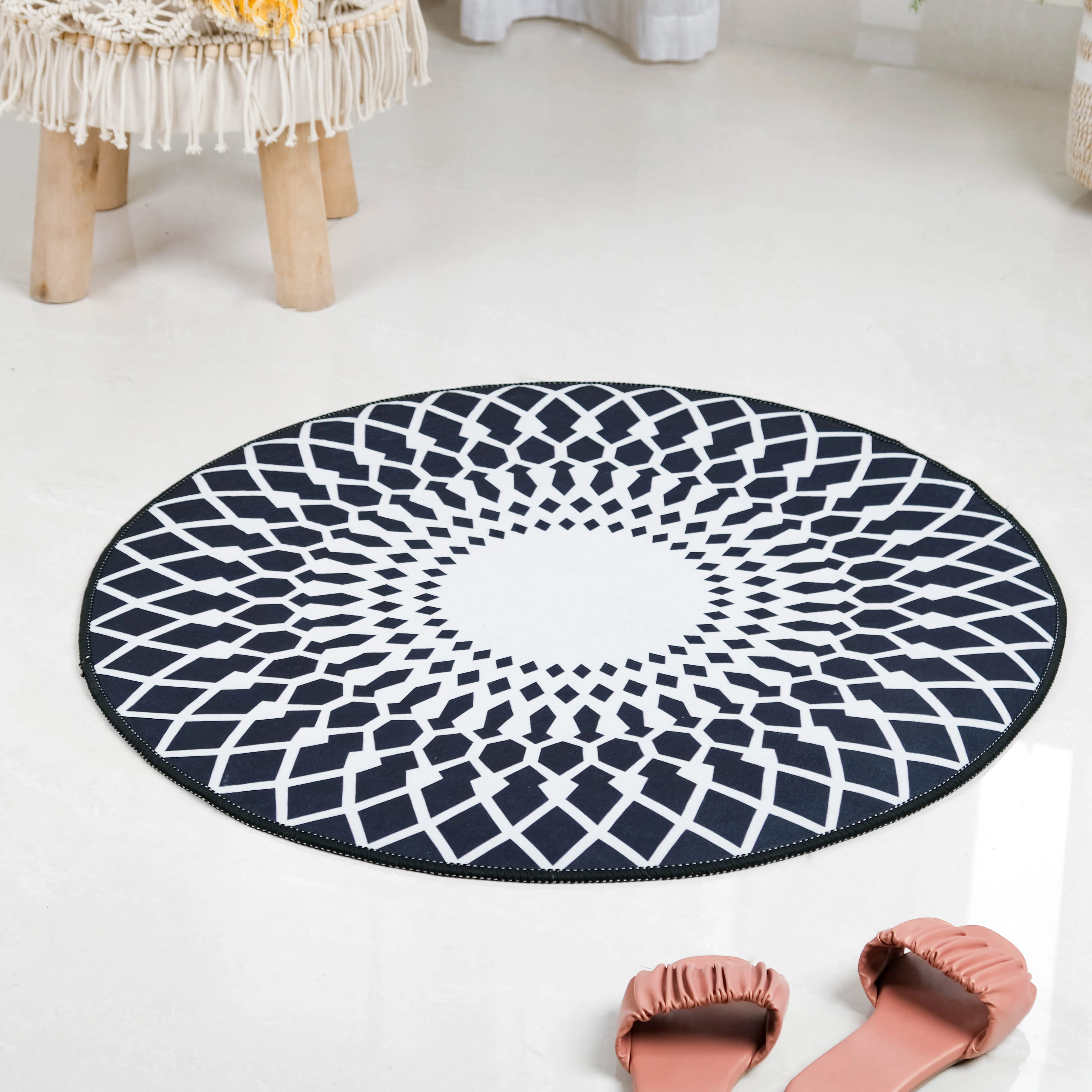 Round Carpet Black - Image 3