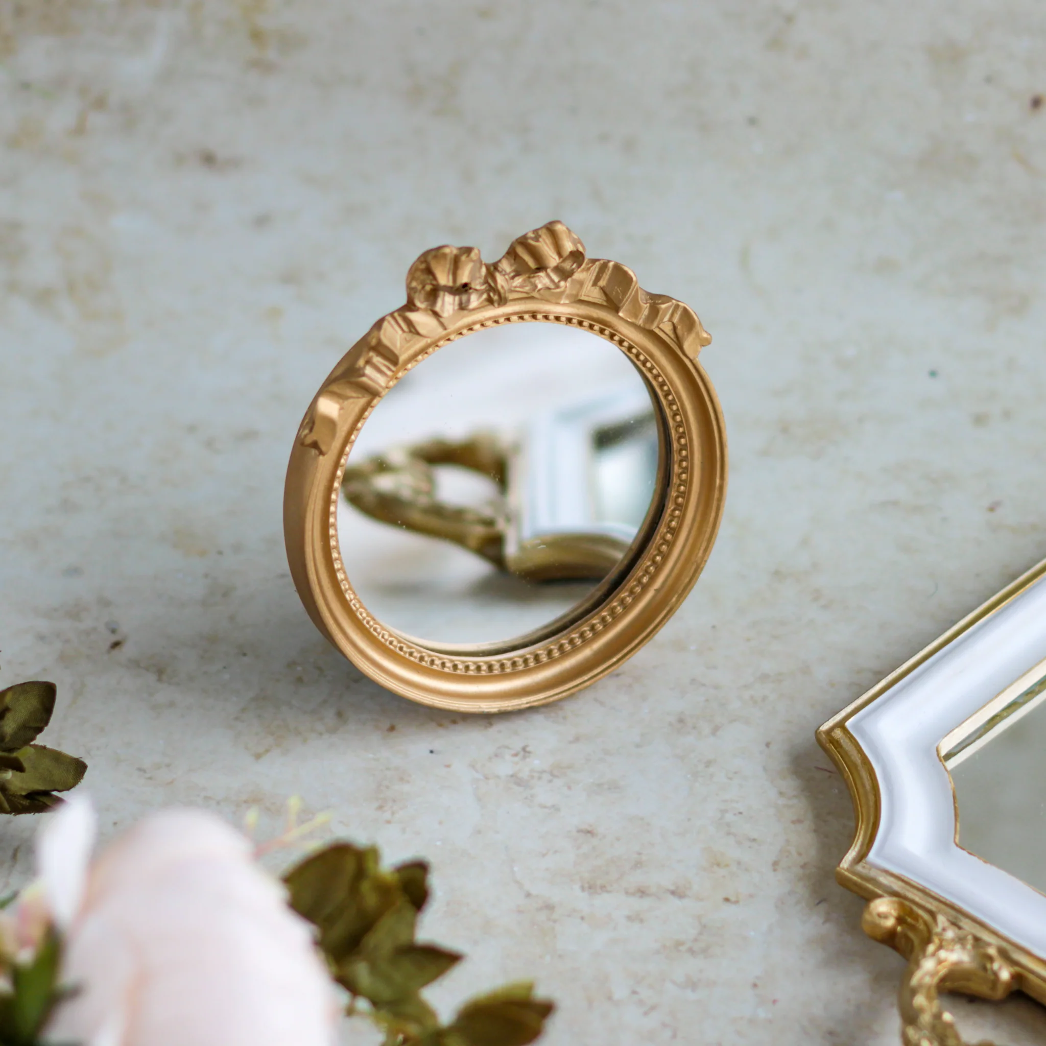 Round Gold Mirror - Image 4