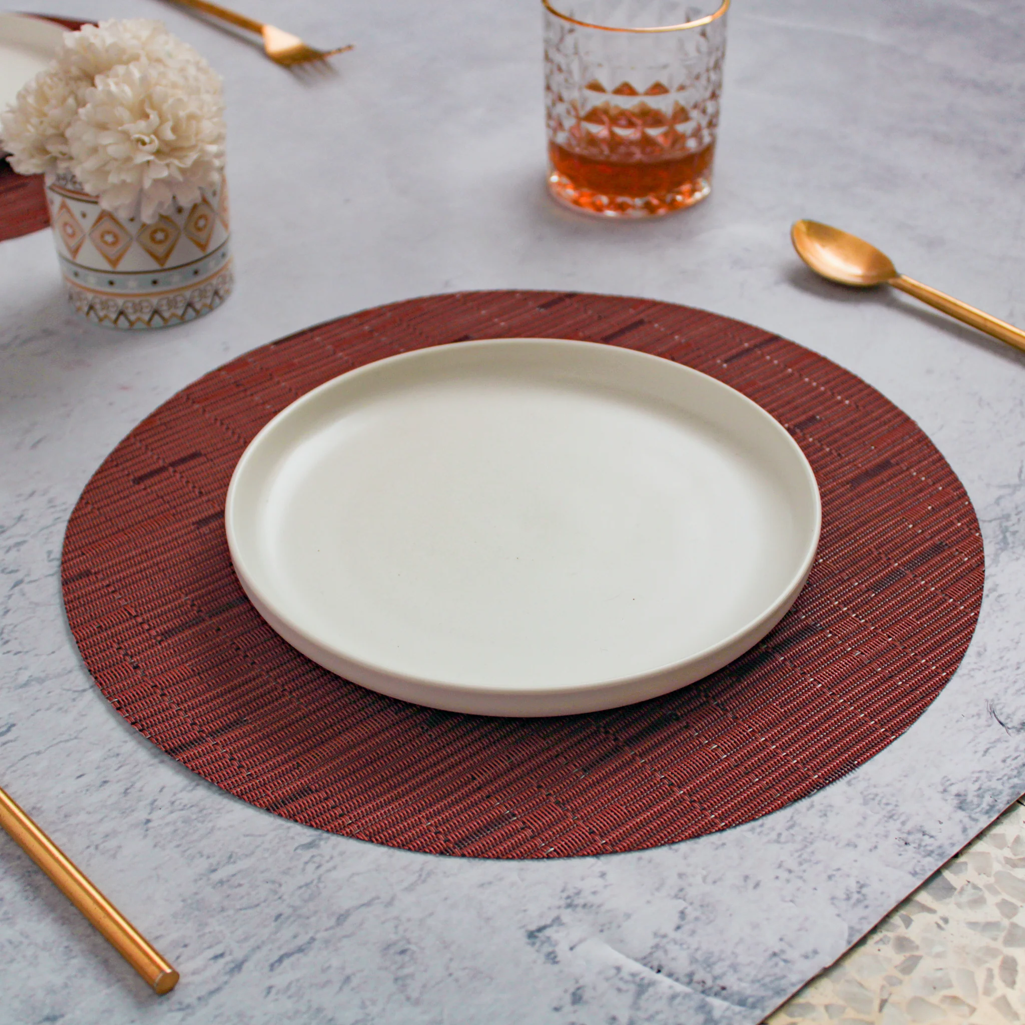 Round Placemat Maroon Set of 4 - Image 4