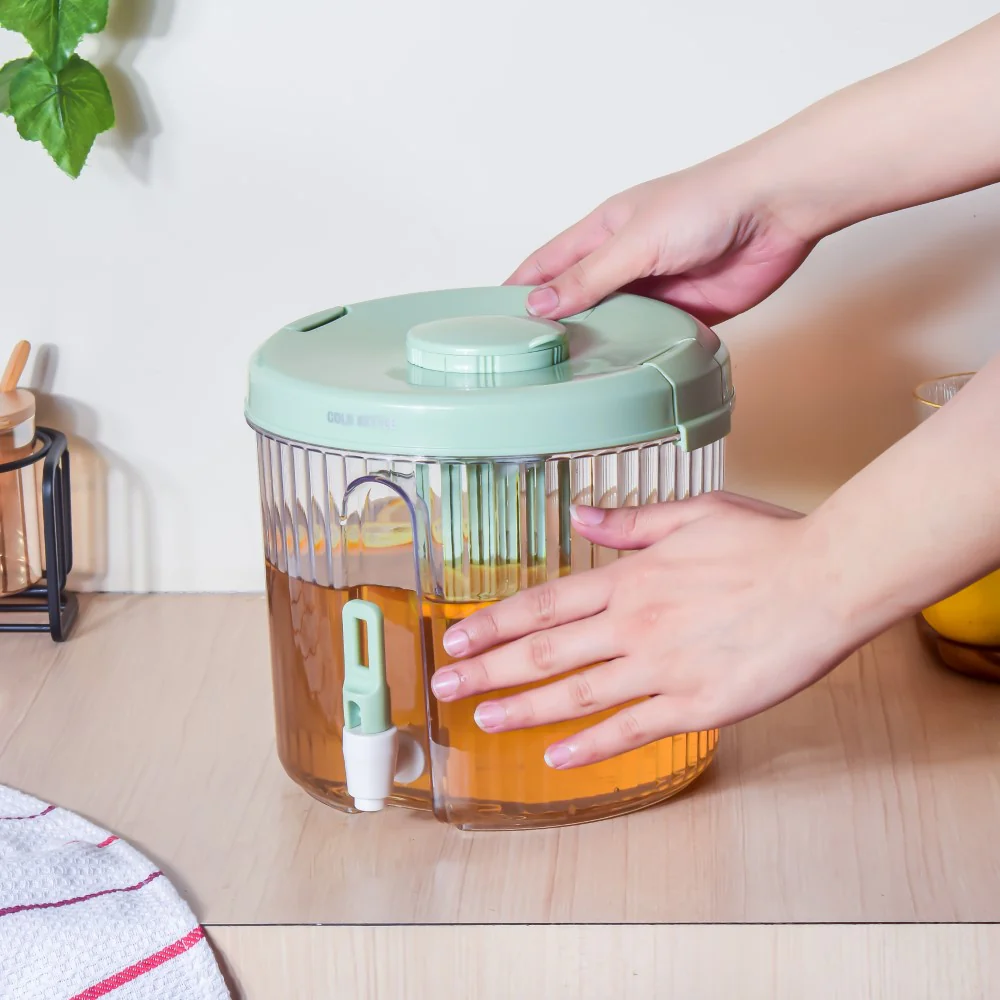 Round Ribbed Drink Dispenser With Infuser Green 6 inch 2L - Image 3